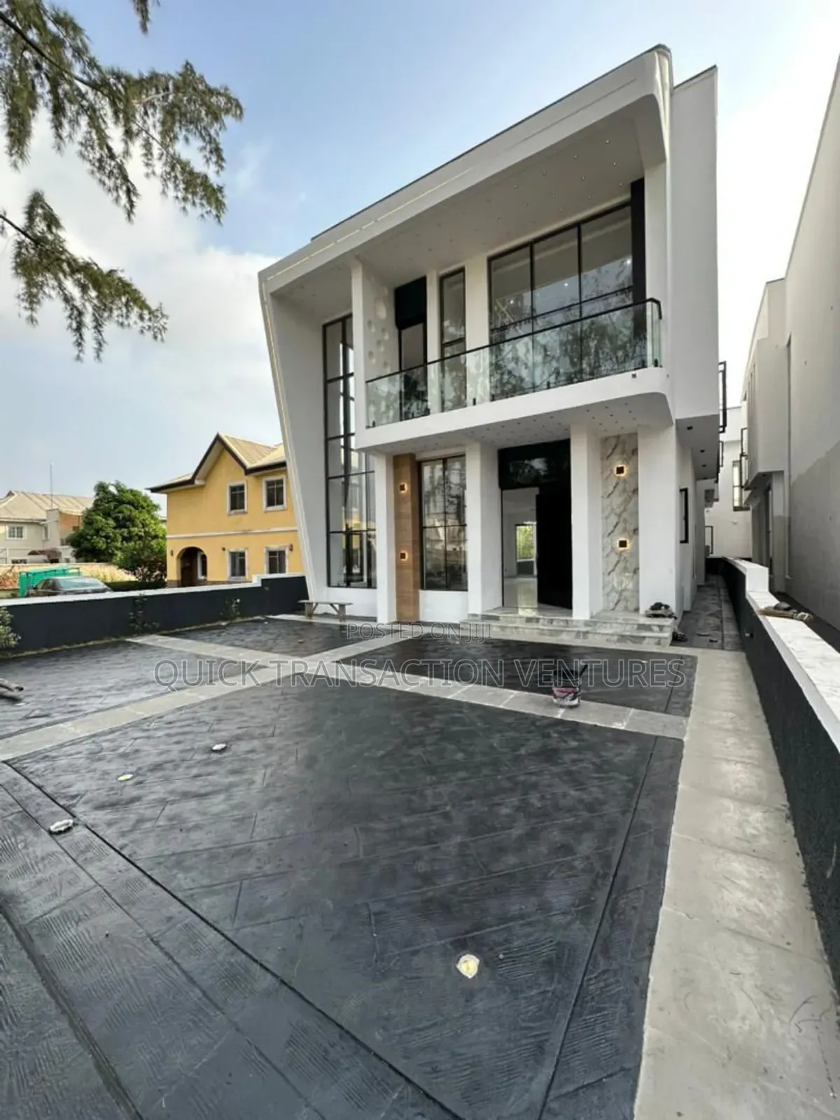 5bdrm Duplex in Megamound Estate, Ikota for sale
