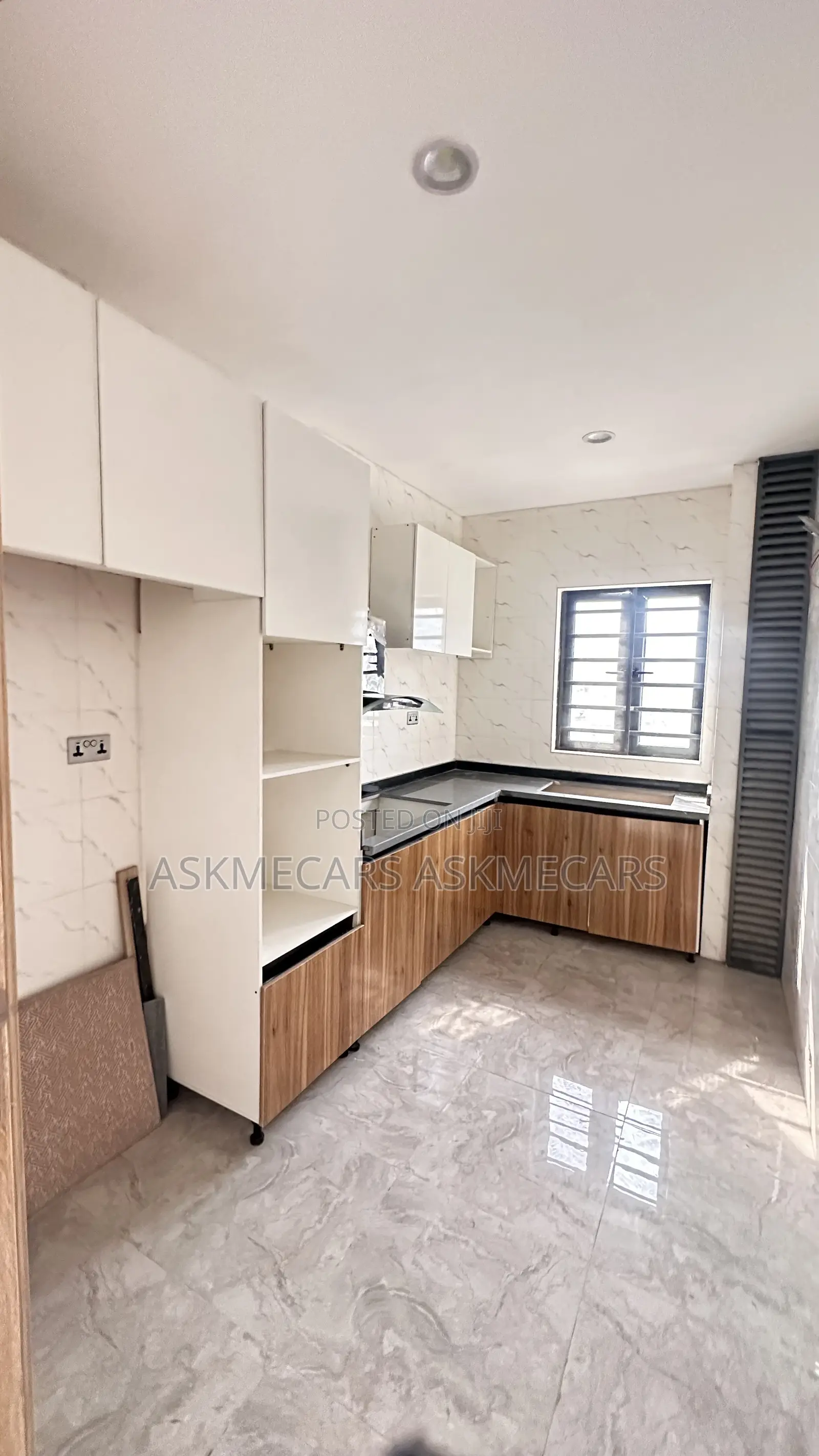 3bdrm Room & Parlour in Gra 1, Abijo for rent