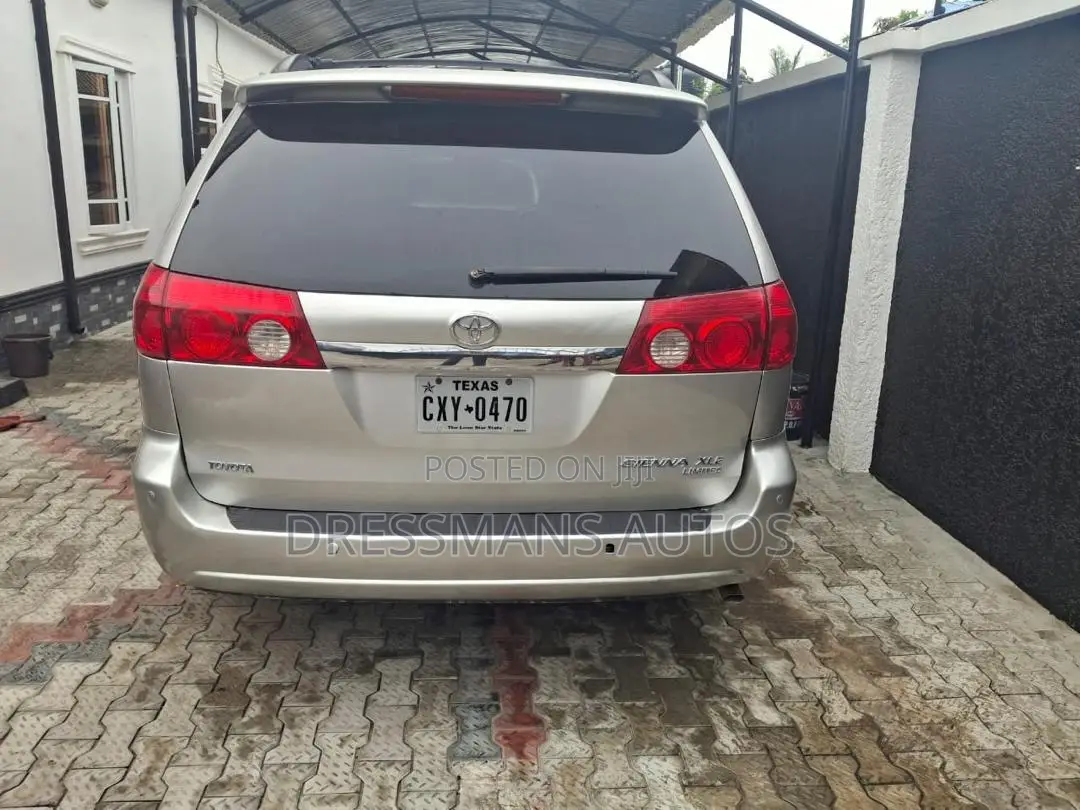 Toyota Sienna 2008 Gray