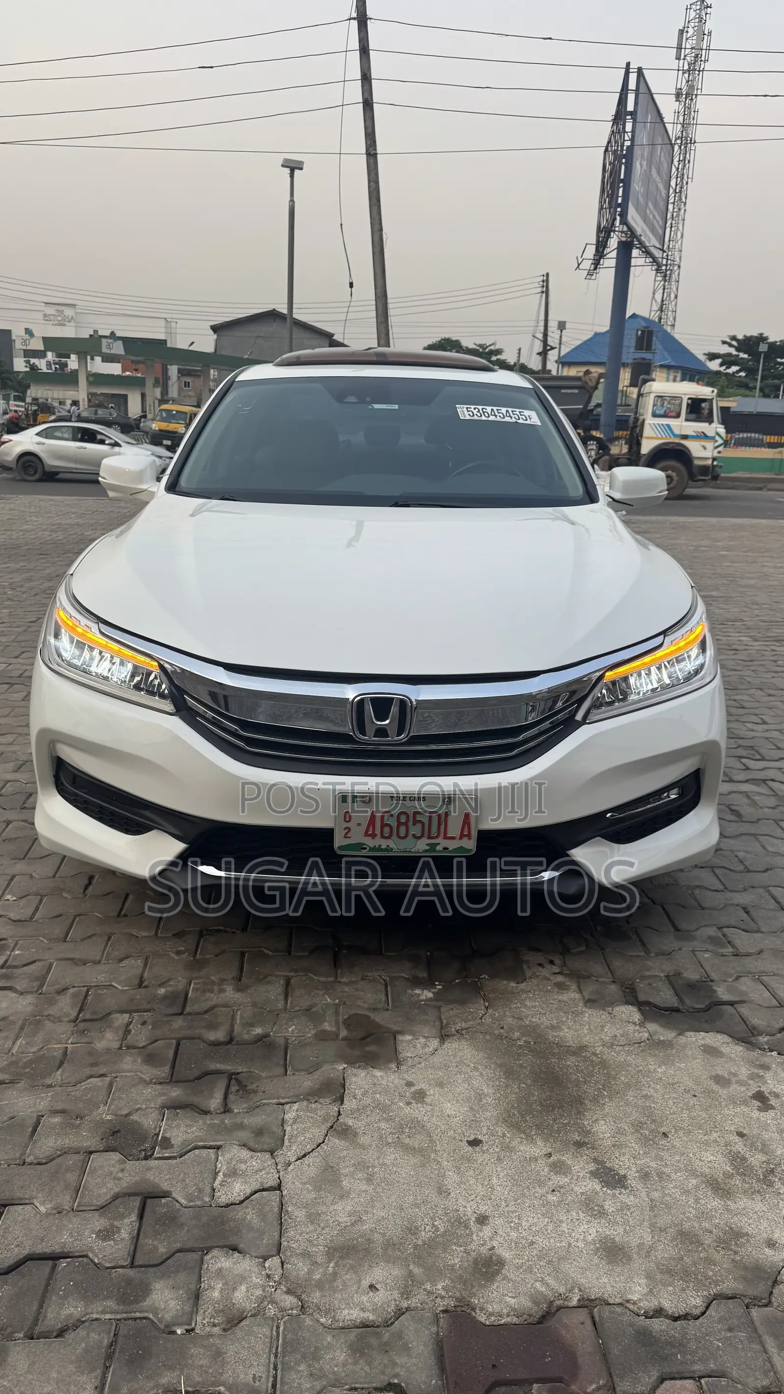 Honda Accord Touring V6 4dr Sedan FWD (3.5L 6cyl 6A) 2017 White
