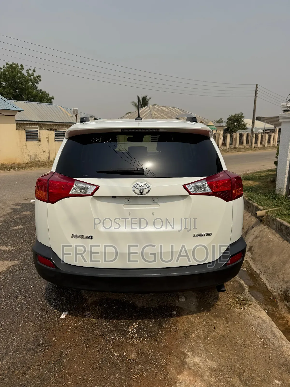 Toyota RAV4 Limited 4dr SUV (2.5L 4cyl 6A) 2015 White