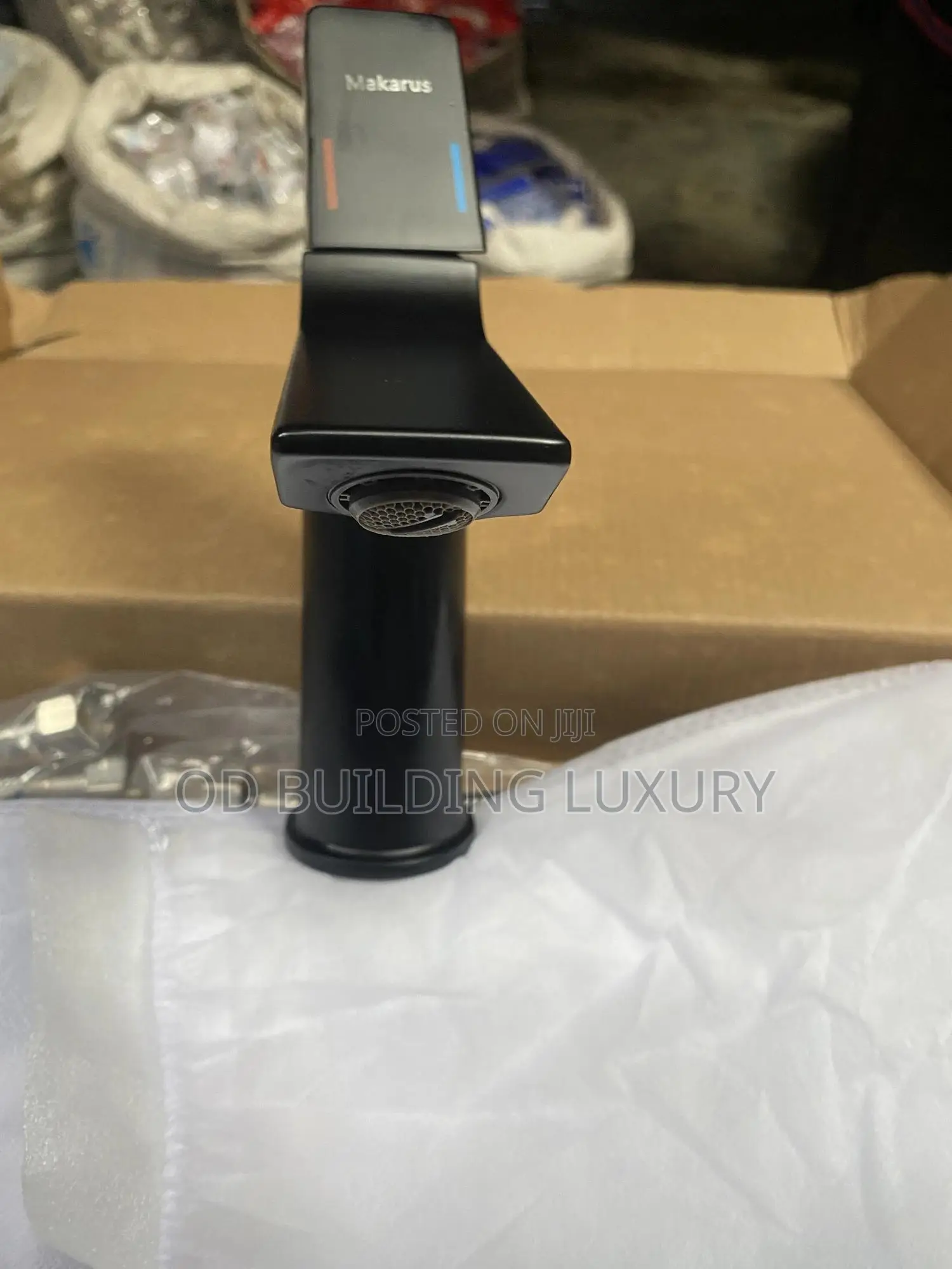 Makarus Single-Handle Basin Mixer Faucet in a Matte Black Finish