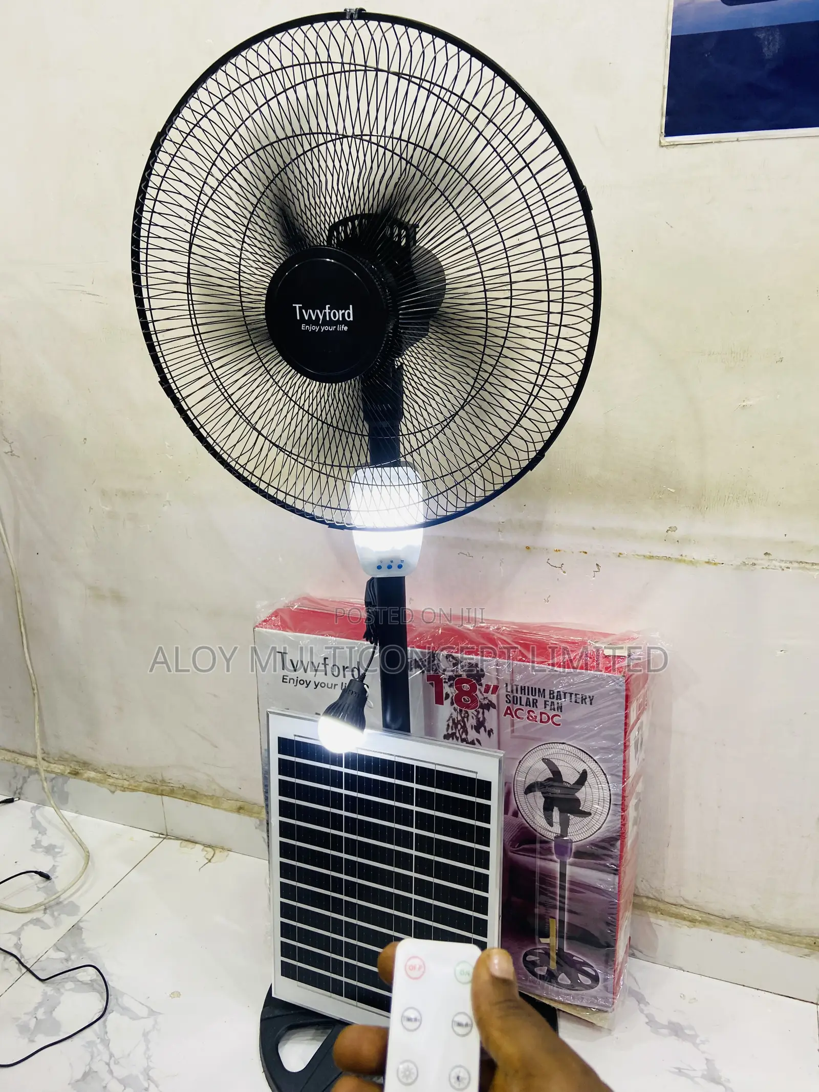 18inches Solar Rechargeable With 30wats Solar Panel