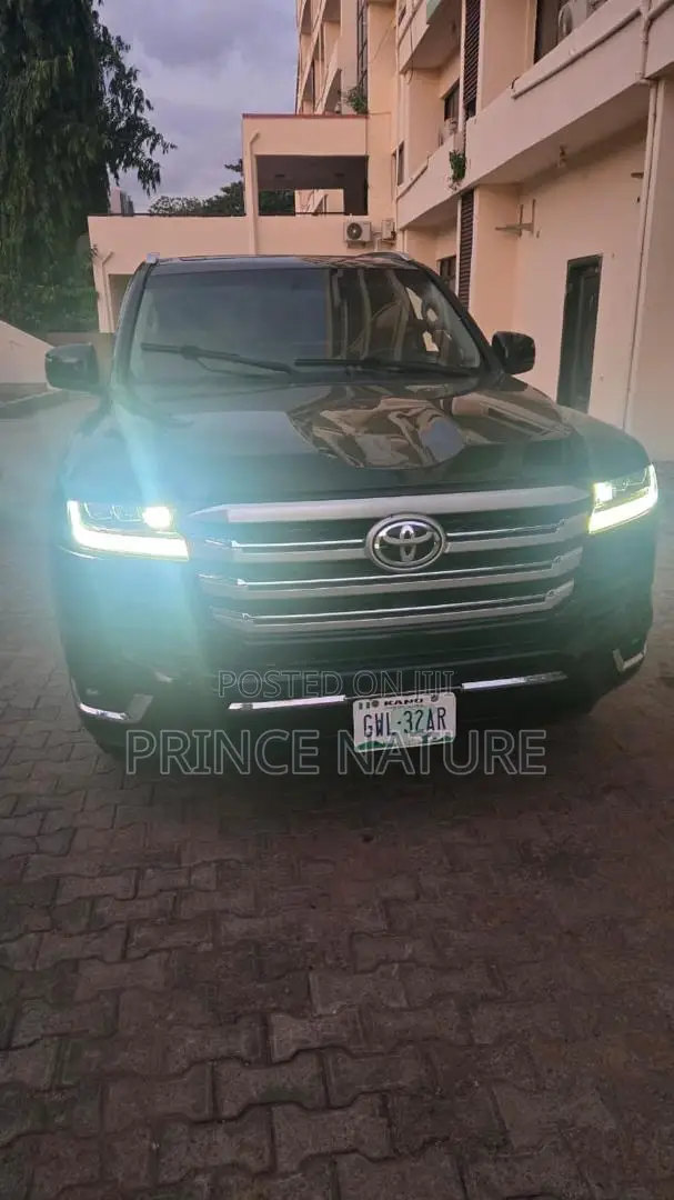 Toyota Land Cruiser 5.7 V8 2014 Black