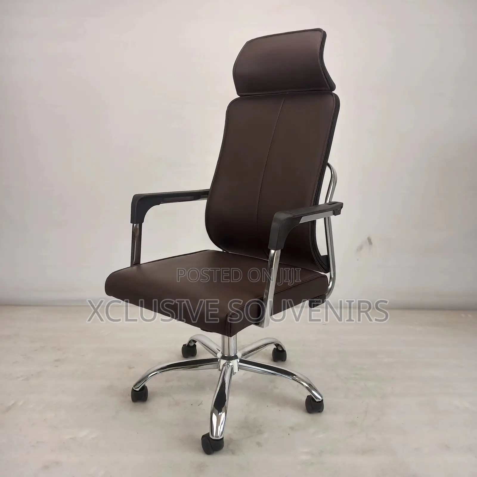 High-back Ergonomic Swivel Chair With Headrest & Adjustable Armrests