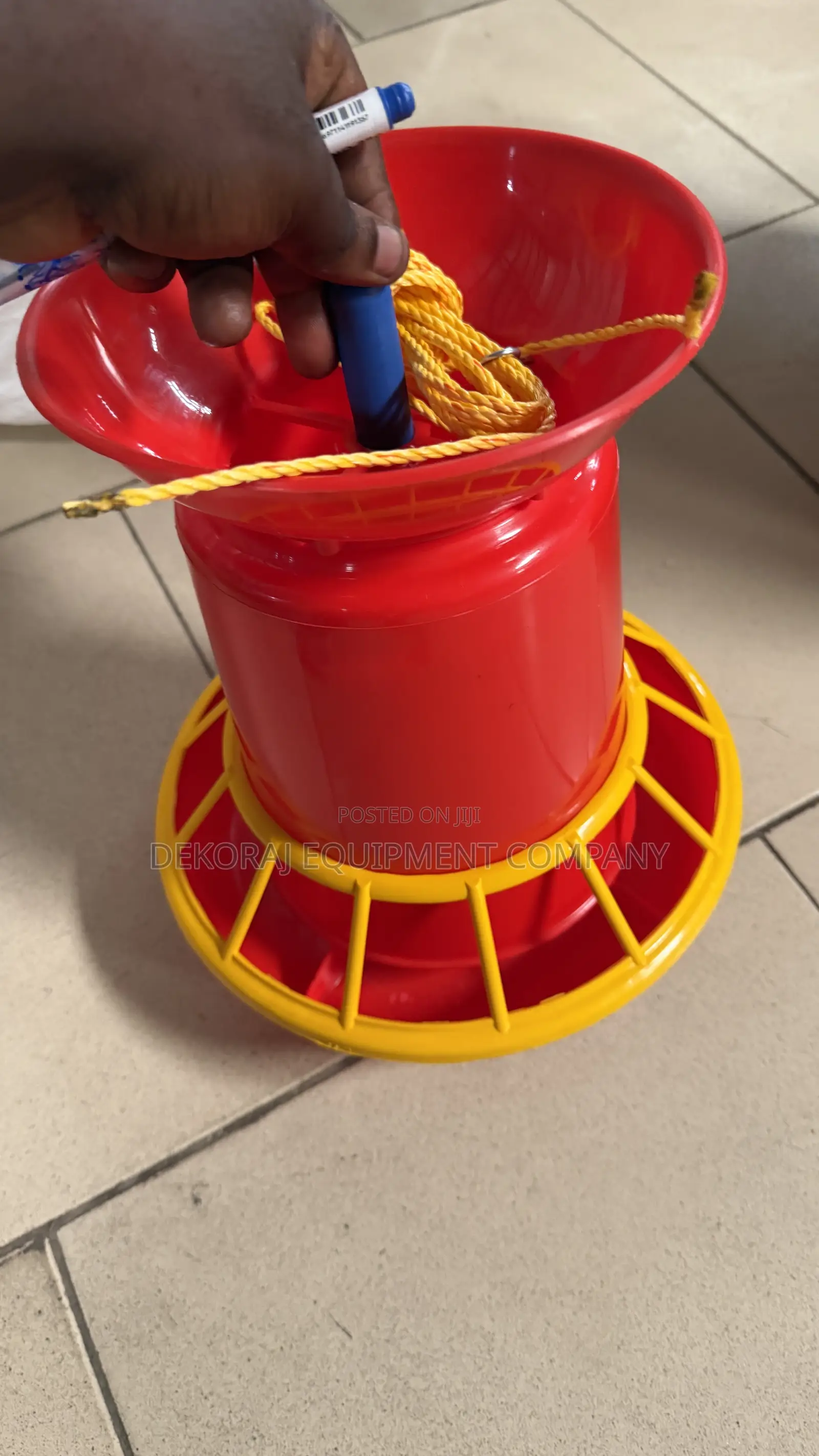 Indian Exclusive 4kg Feeder That Saves Feed A Lot