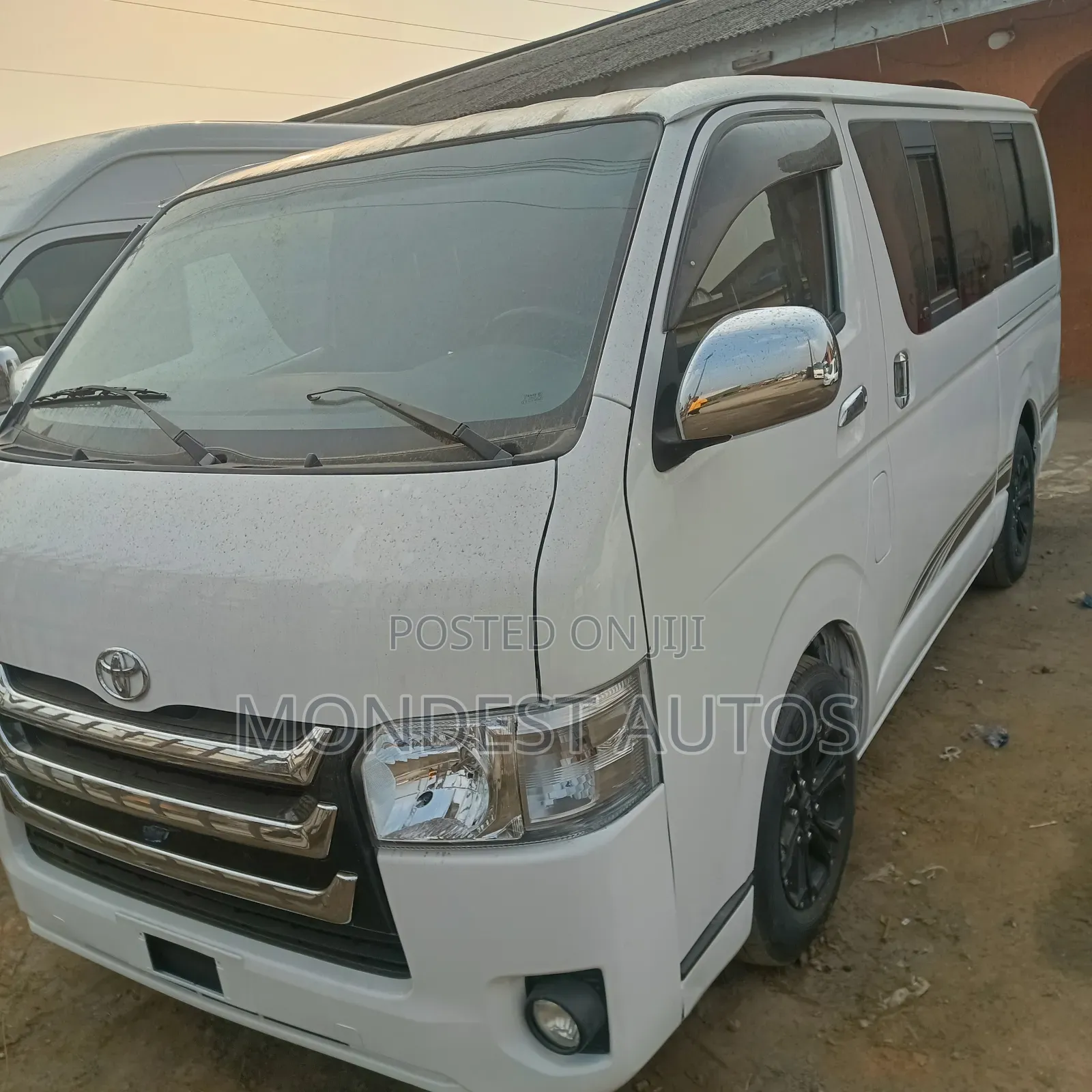 Toyota HiAce 2016 White
