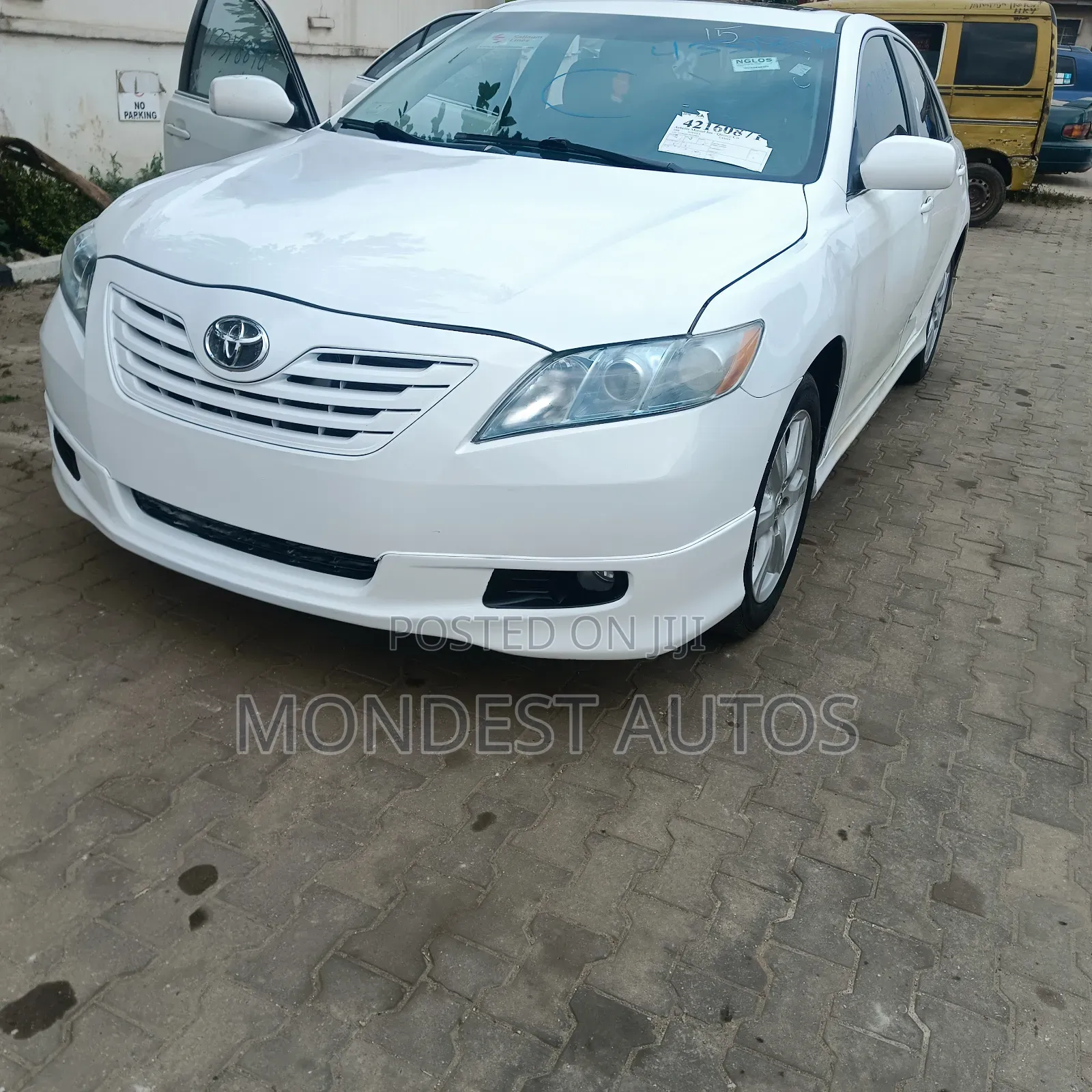 Toyota Camry SE 4dr Sedan (2.4L 4cyl 5A) 2008 White