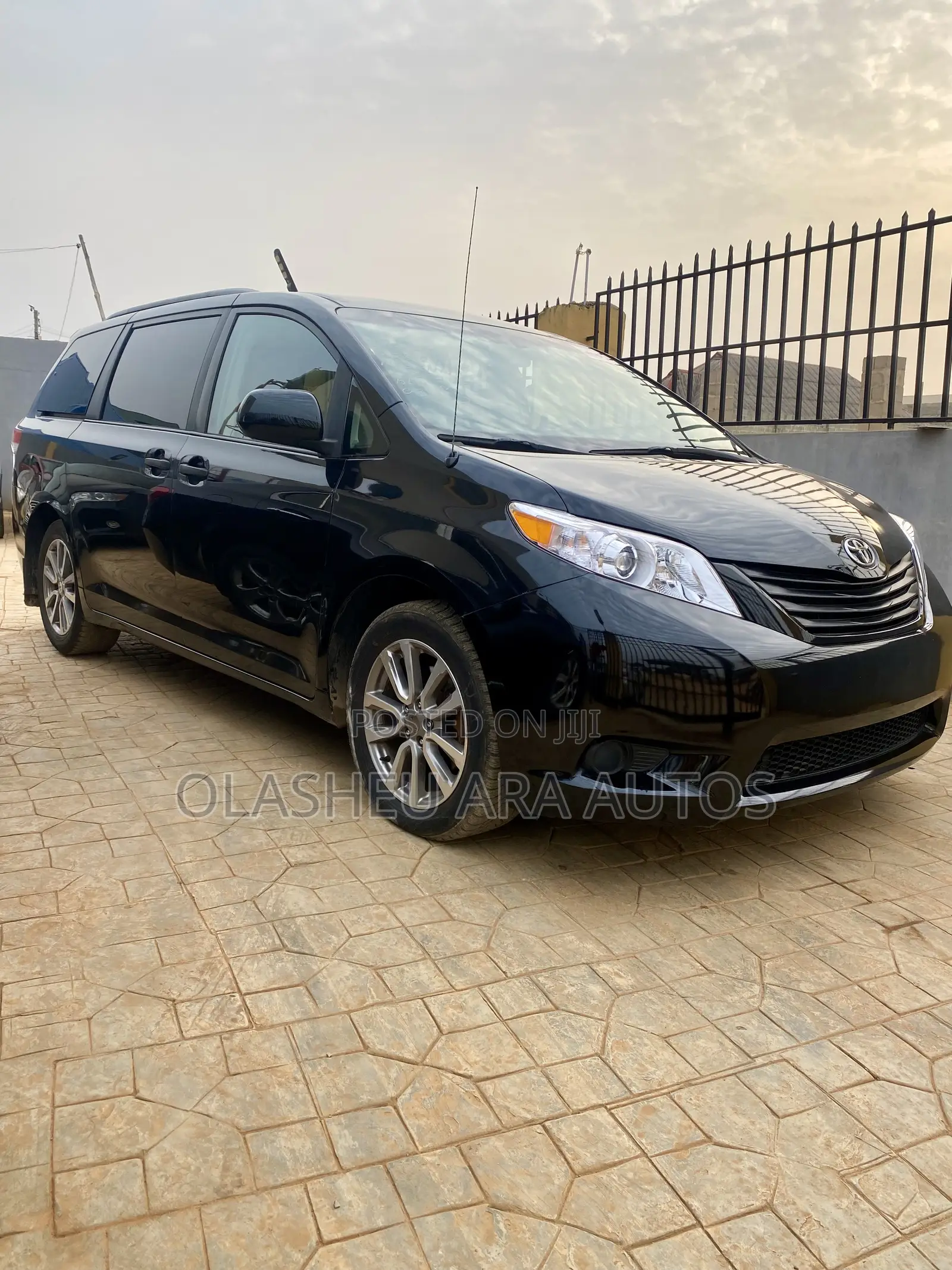 Toyota Sienna 7 Passenger 2011 Black