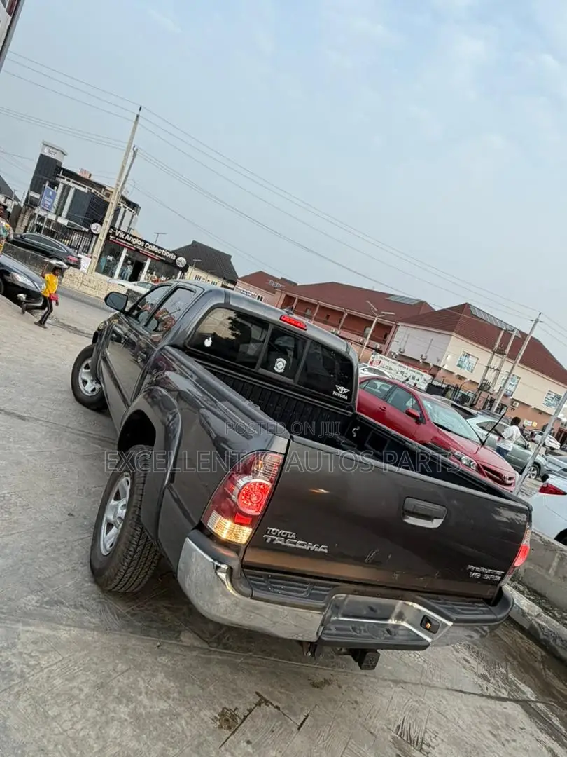Toyota Tacoma Double Cab V6 Automatic 2012 Brown