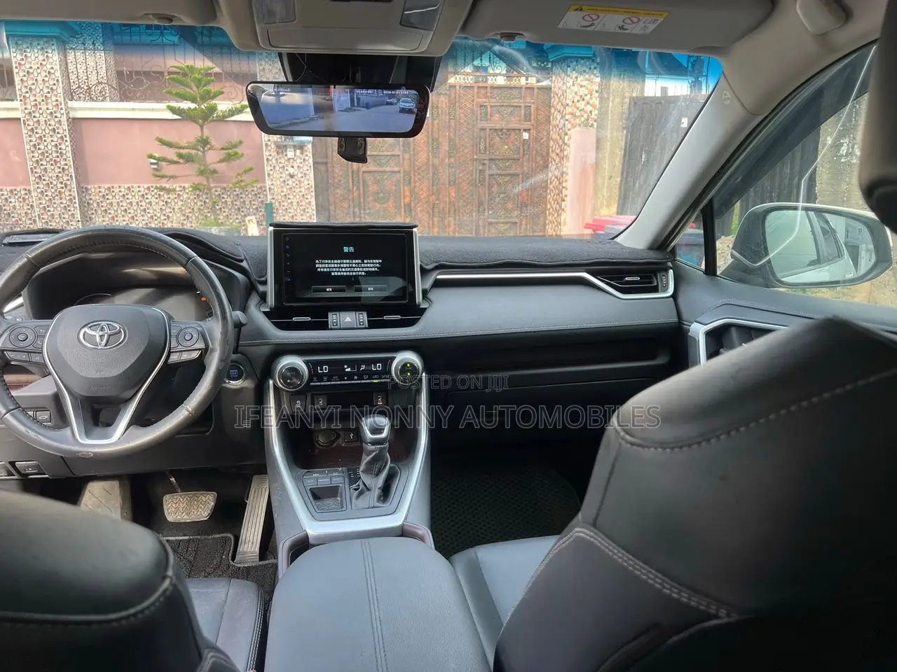 Toyota RAV4 Limited 2021 White