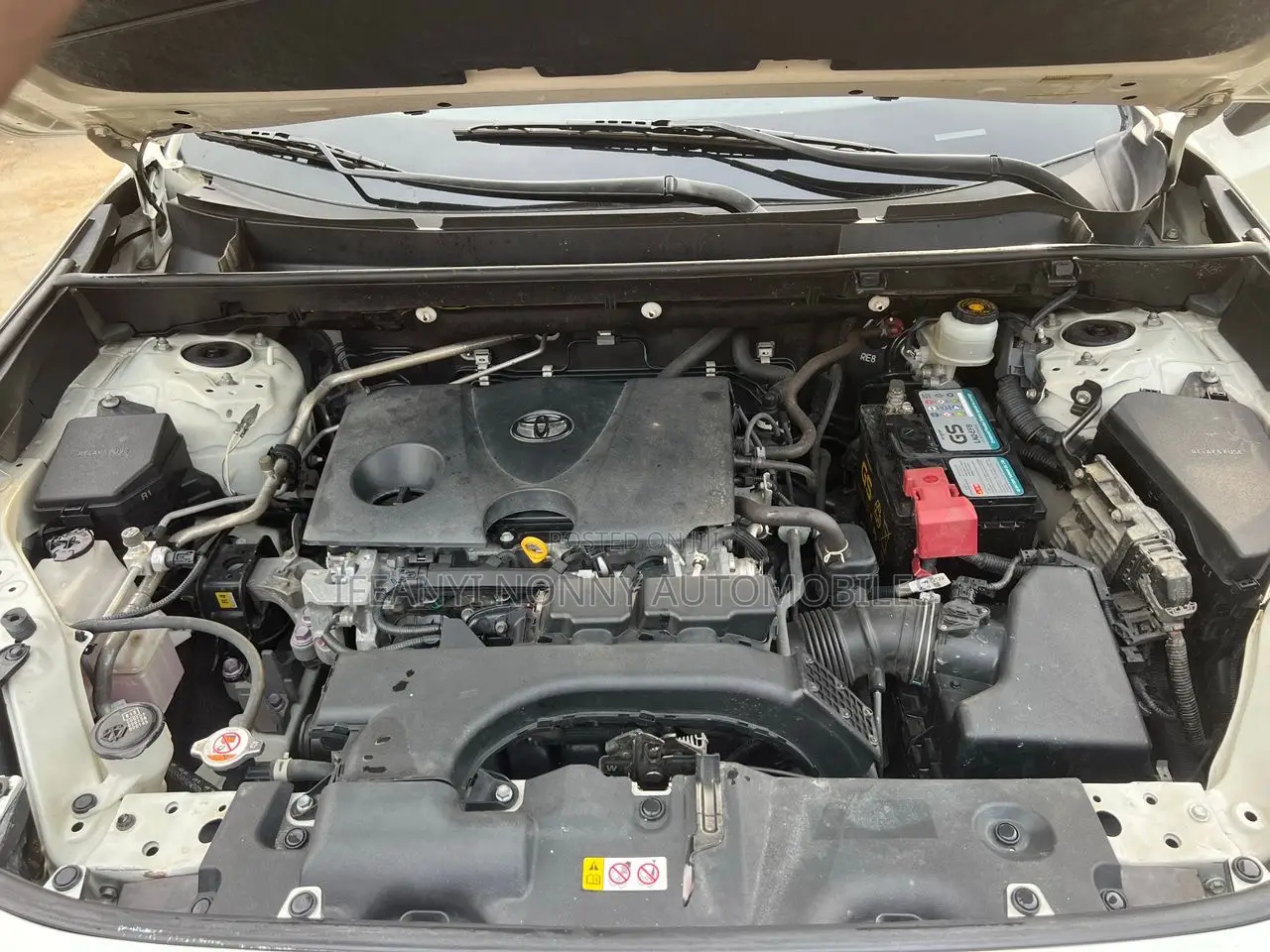 Toyota RAV4 Limited 2021 White
