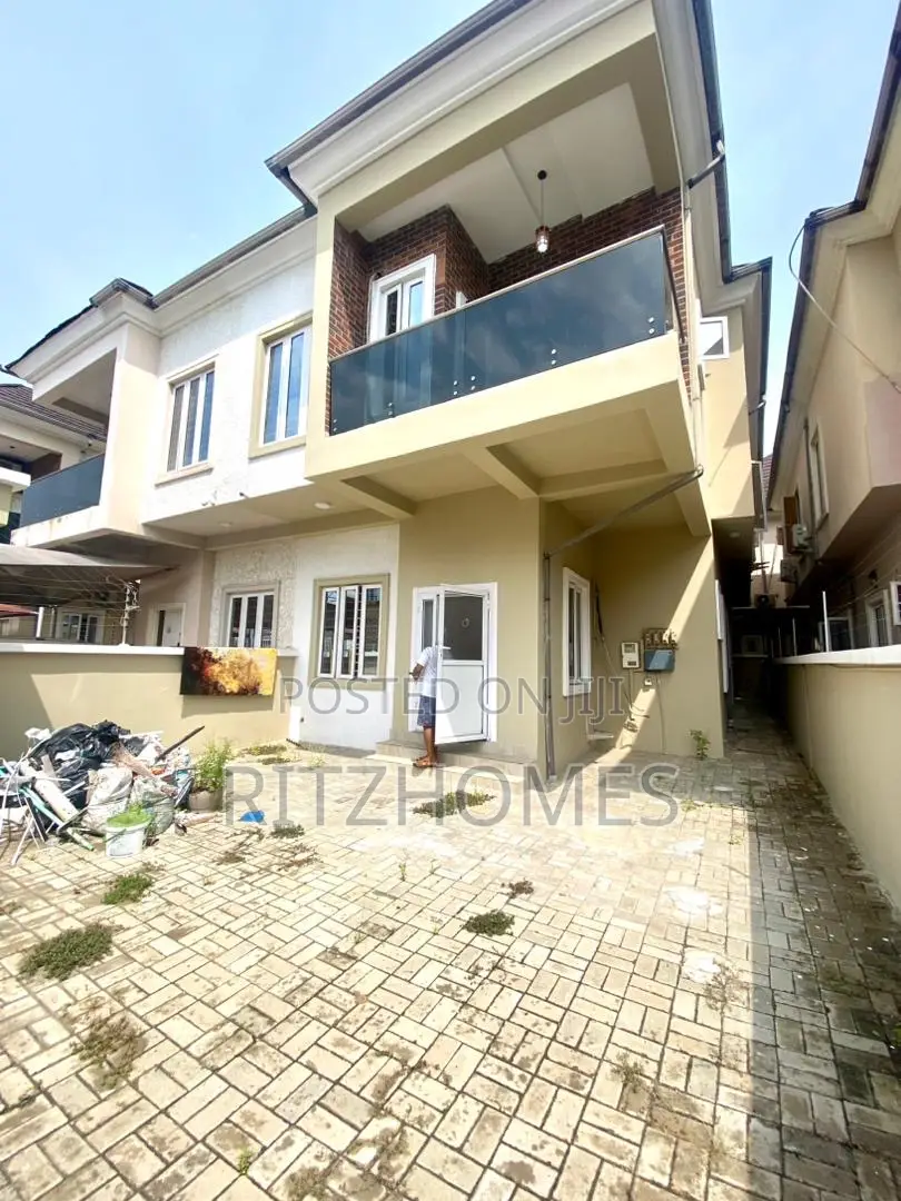 4bdrm Duplex in Lekki for rent