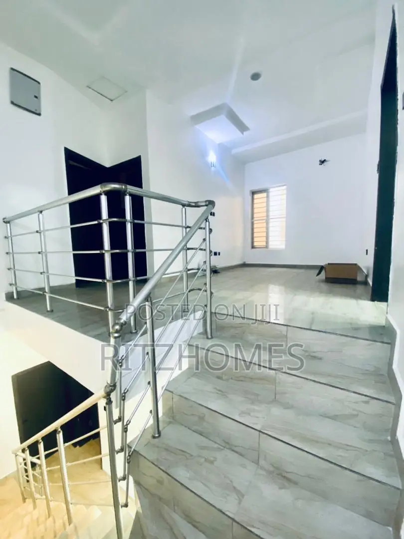 4bdrm Duplex in Lekki for rent