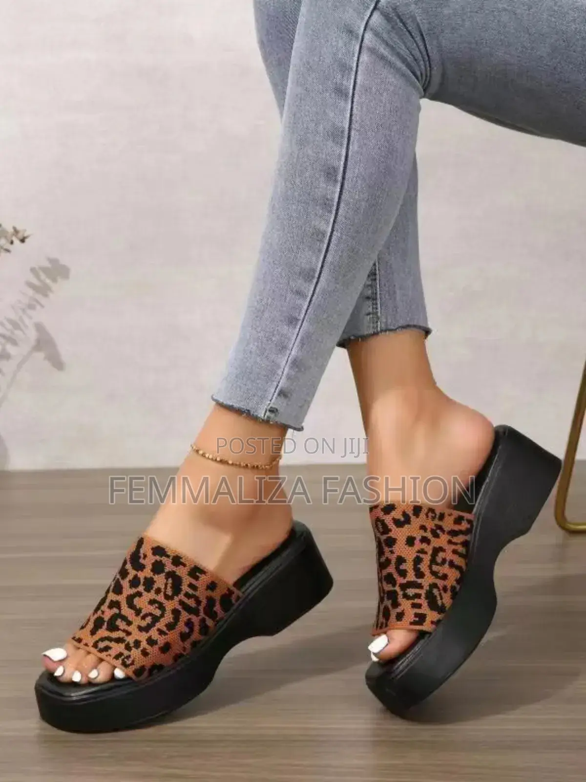 Ladies Platform Slippers