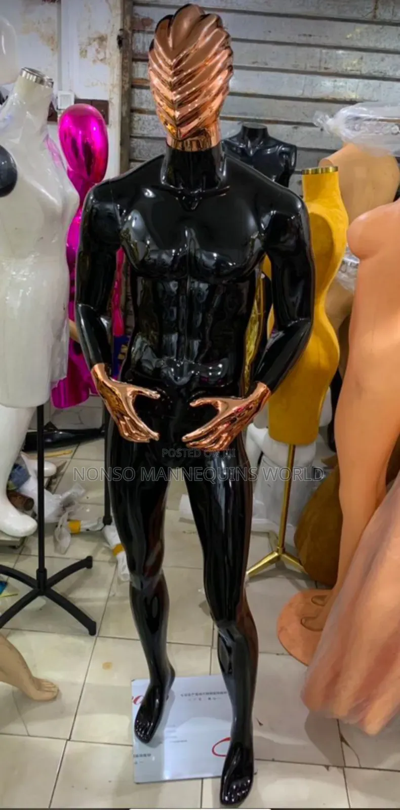 High Quality Fibre Male Huge Display Mannequins