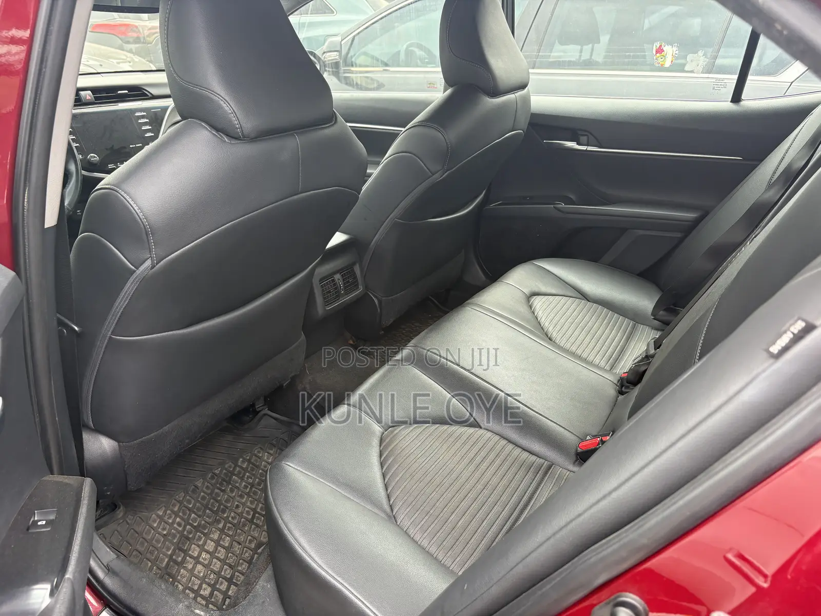 Toyota Camry XLE FWD (2.5L 4cyl 8AM) 2018 Red