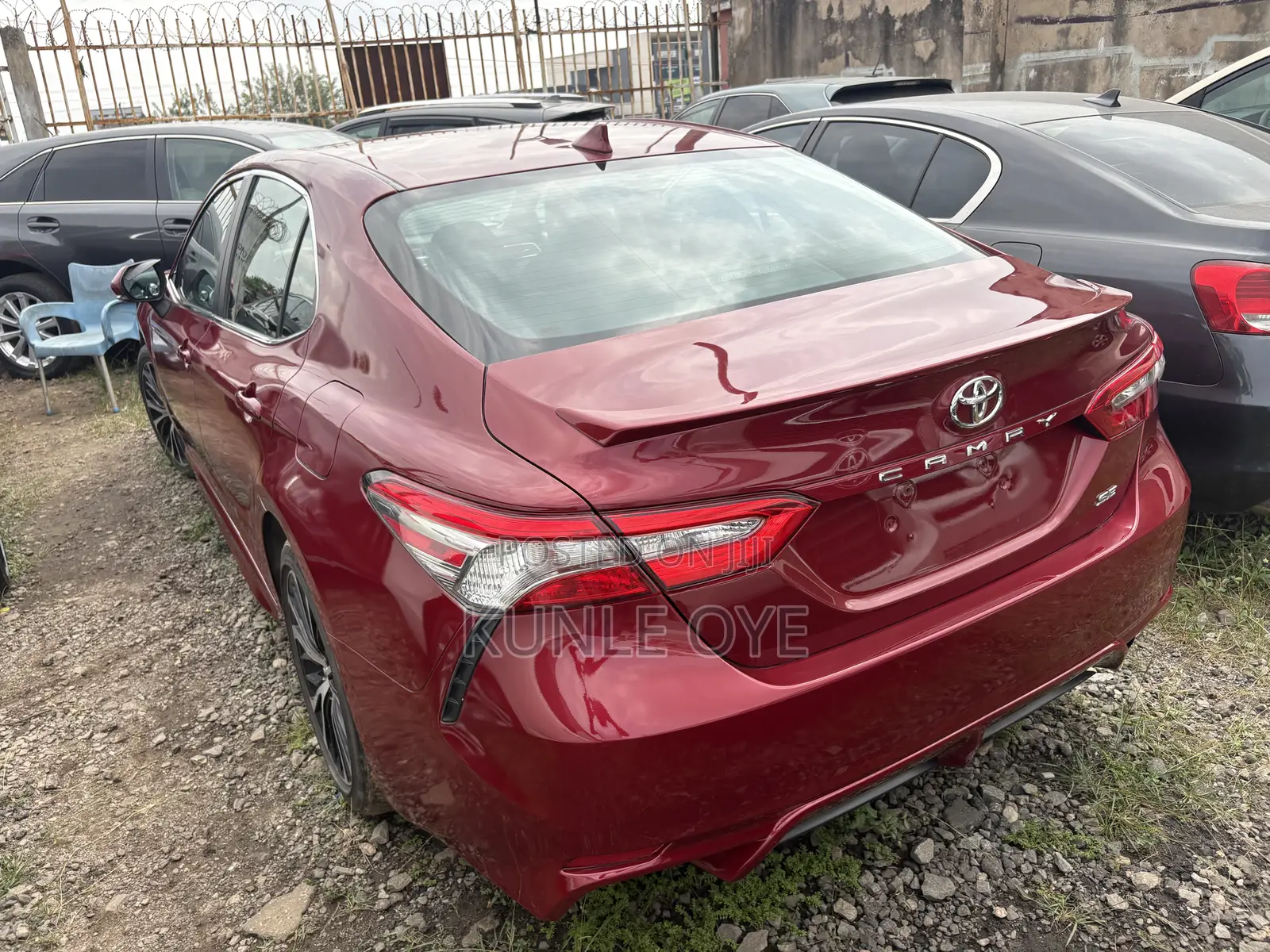 Toyota Camry XLE FWD (2.5L 4cyl 8AM) 2018 Red