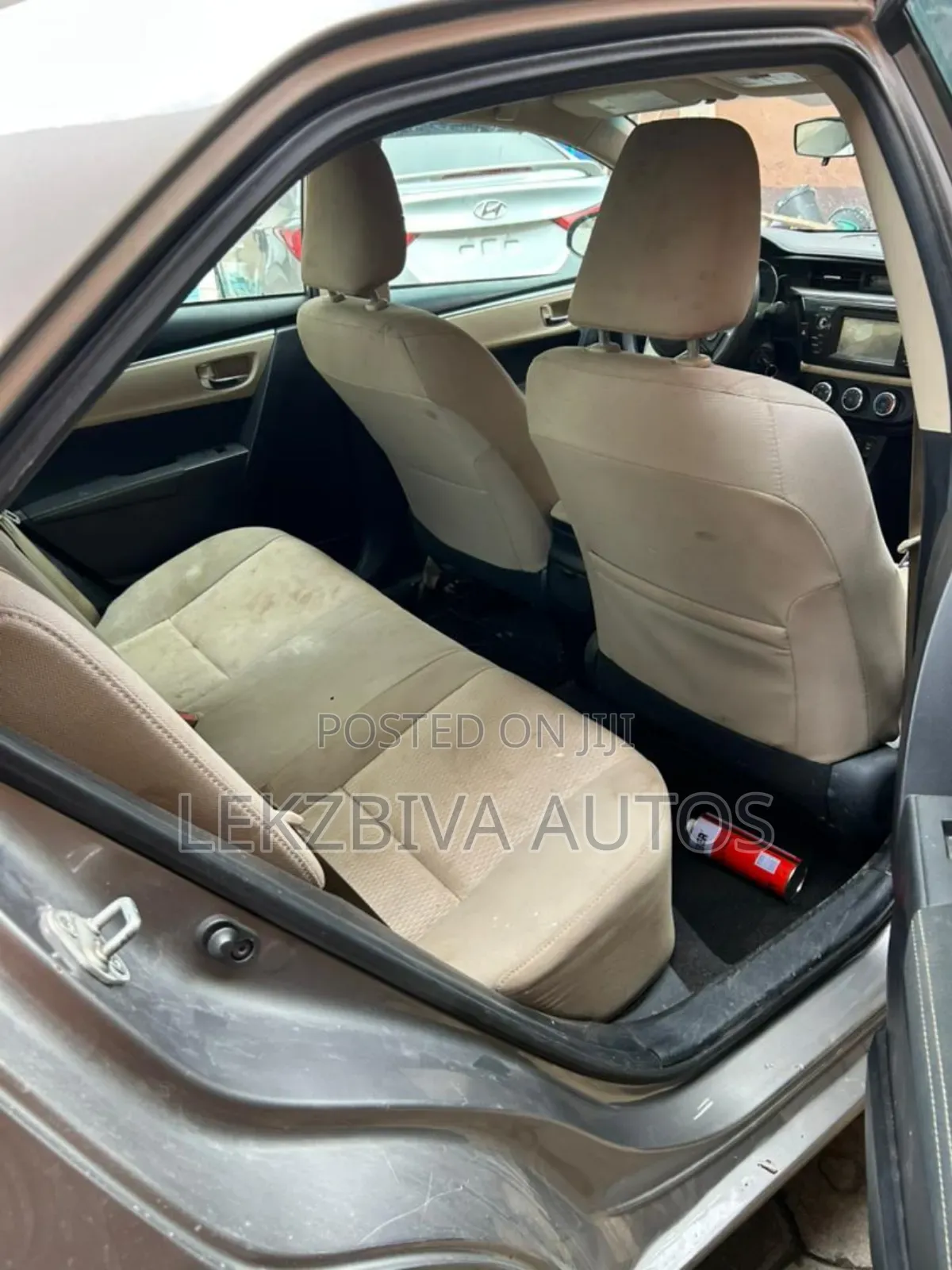 Toyota Corolla LE 4dr Sedan (1.8L 4cyl CVT) 2014 Beige