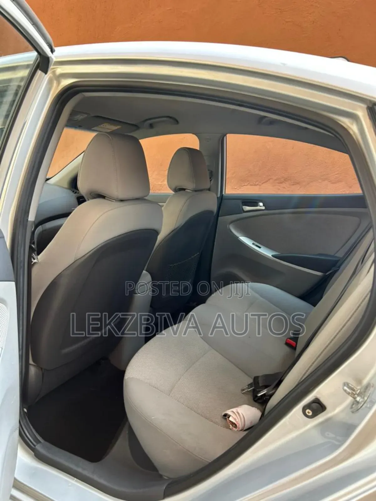 Toyota Corolla LE 4dr Sedan (1.8L 4cyl CVT) 2014 Beige