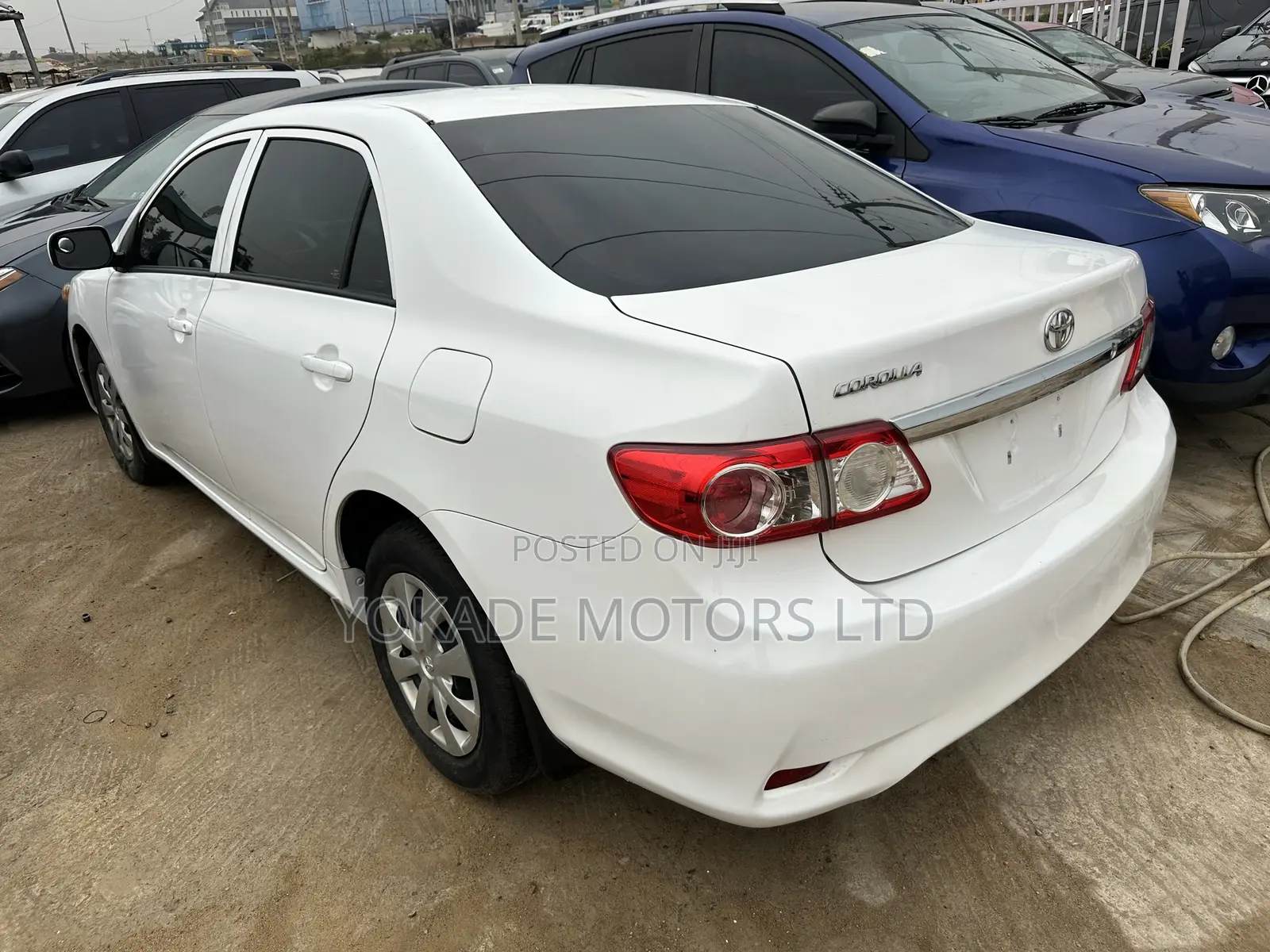 Toyota Corolla LE 4dr Sedan (1.8L 4cyl 4A) 2013 White