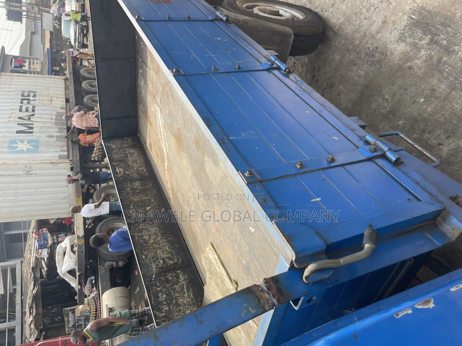 Mistsubishi Truck 4 Tyre