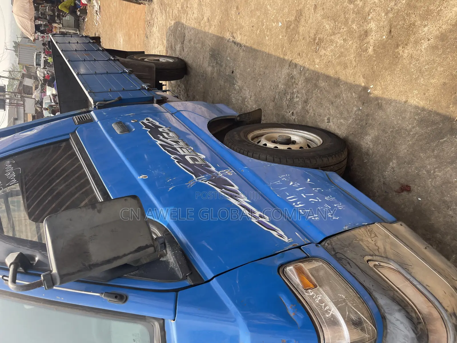 Mistsubishi Truck 4 Tyre