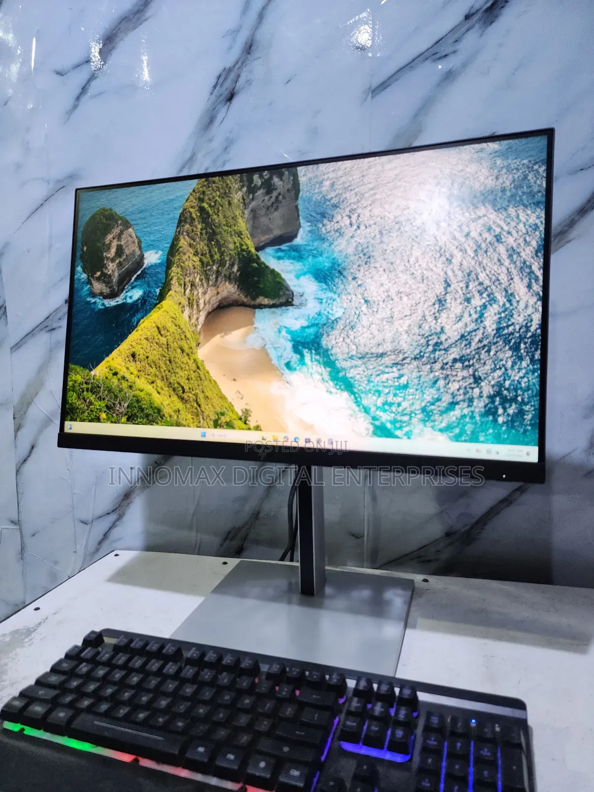 Hp E24u G5 FHD Usb-C,24-Inch Ips Designed for Hybrid Work Monitor