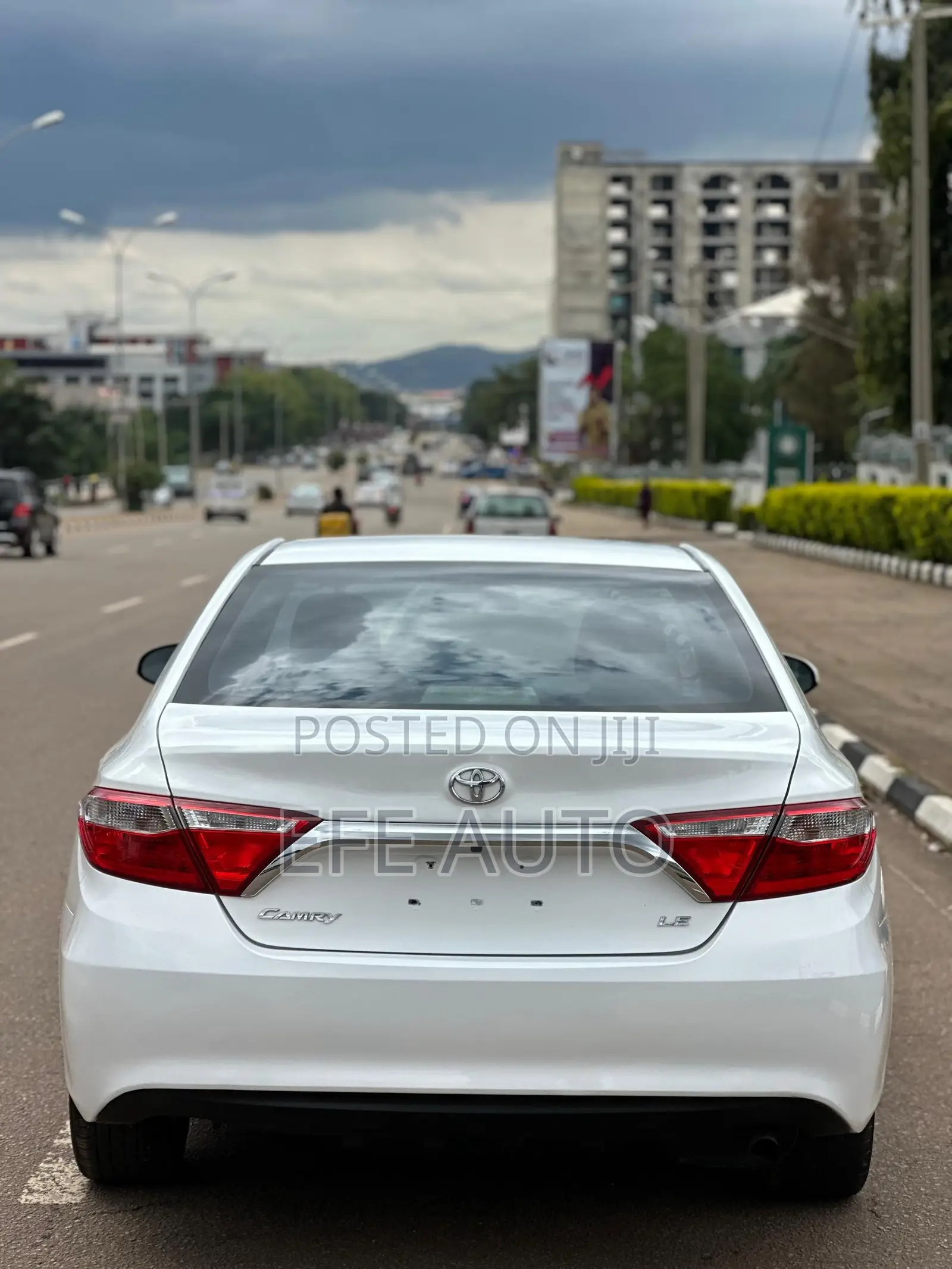 Toyota Camry LE 4dr Sedan (2.5L 4cyl 6A) 2016 White