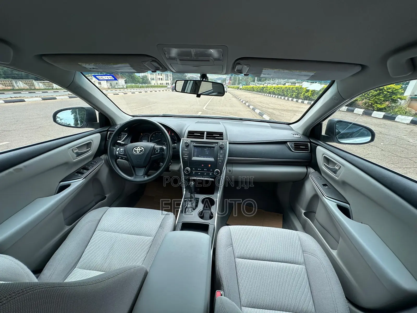 Toyota Camry LE 4dr Sedan (2.5L 4cyl 6A) 2016 White