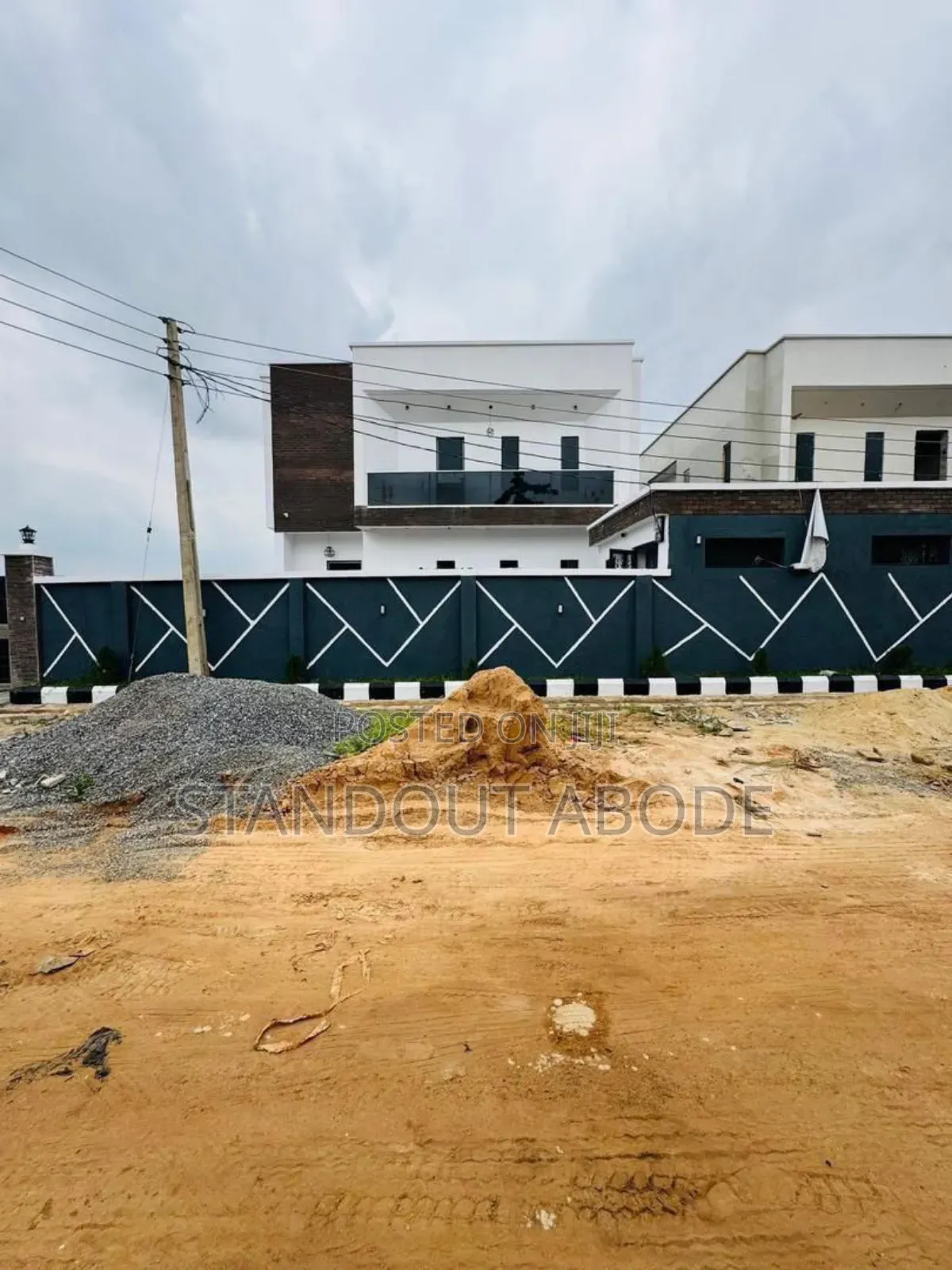 4bdrm Duplex in In A Secure Estate, Ogba for sale