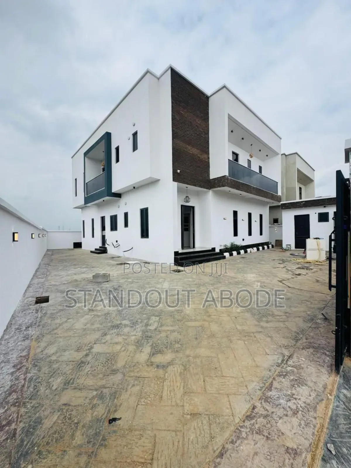 4bdrm Duplex in In A Secure Estate, Ogba for sale