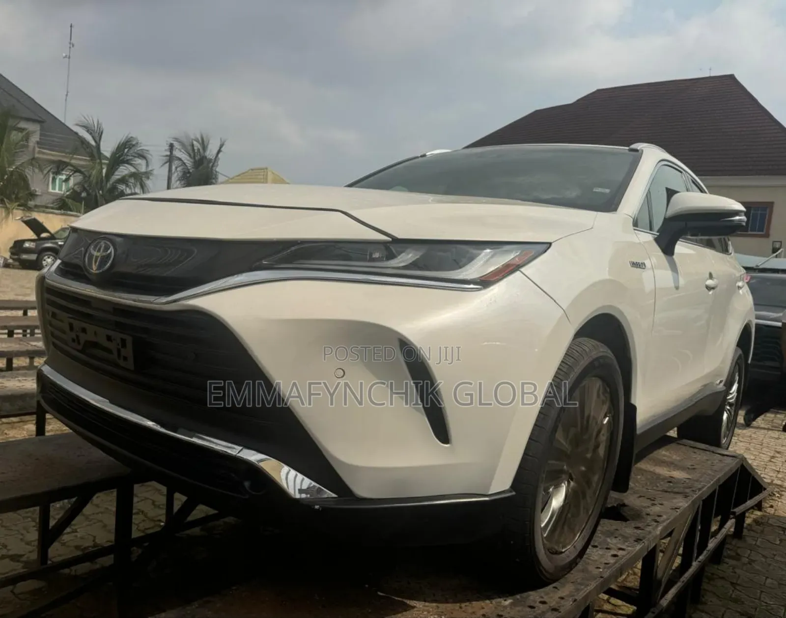 Toyota Venza XLE AWD 2023 White
