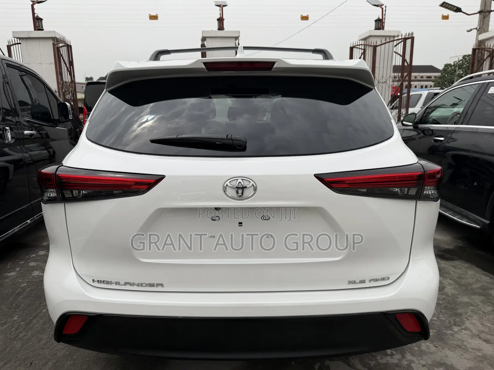 Toyota Highlander XLE 2022 White