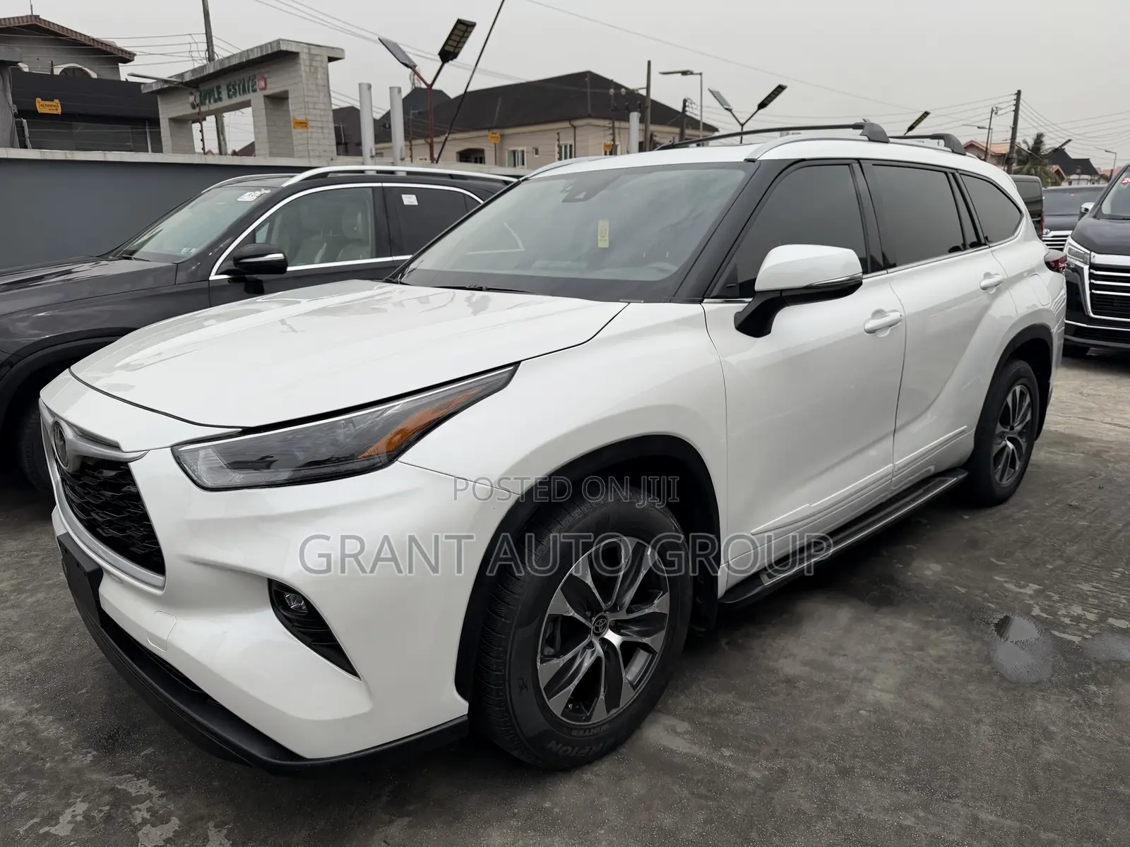 Toyota Highlander XLE 2022 White