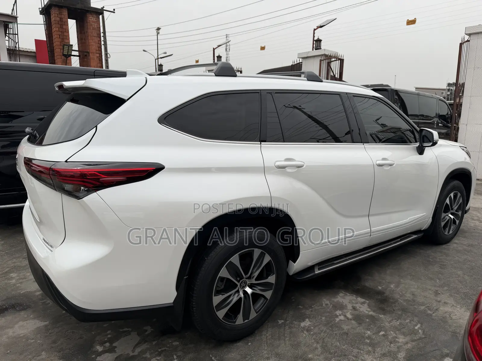 Toyota Highlander XLE 2022 White