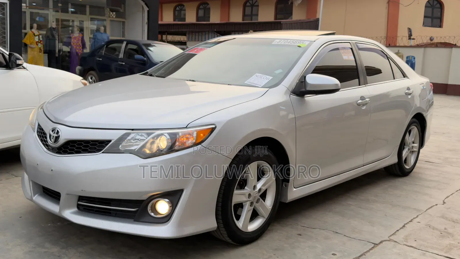 Toyota Camry SE 4dr Sedan (2.5L 4cyl 6A) 2013 Silver