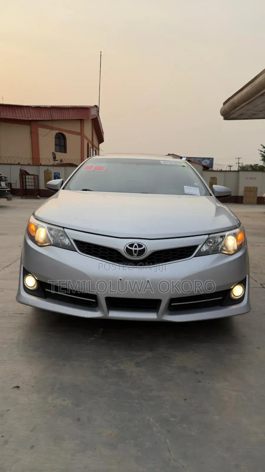 Toyota Camry SE 4dr Sedan (2.5L 4cyl 6A) 2013 Silver