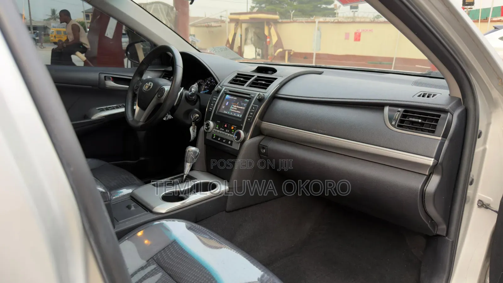 Toyota Camry SE 4dr Sedan (2.5L 4cyl 6A) 2013 Silver