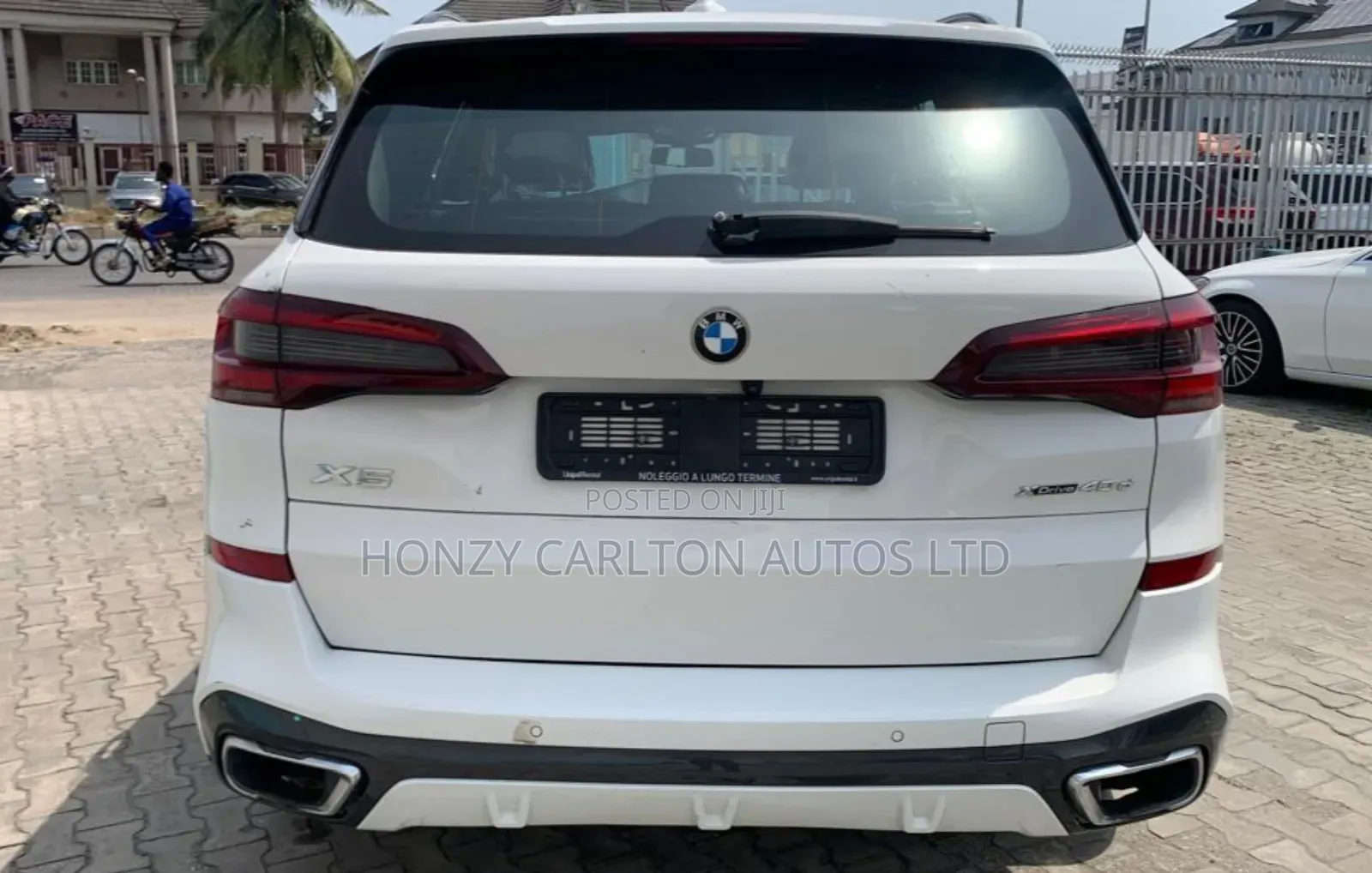 BMW X5 xDrive50i AWD 2019 White