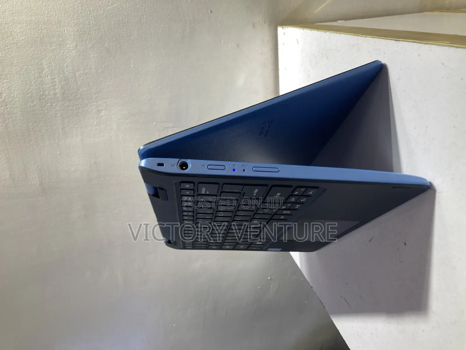 Laptop Acer Aspire R3-131t 4GB Intel Celeron HDD 320GB