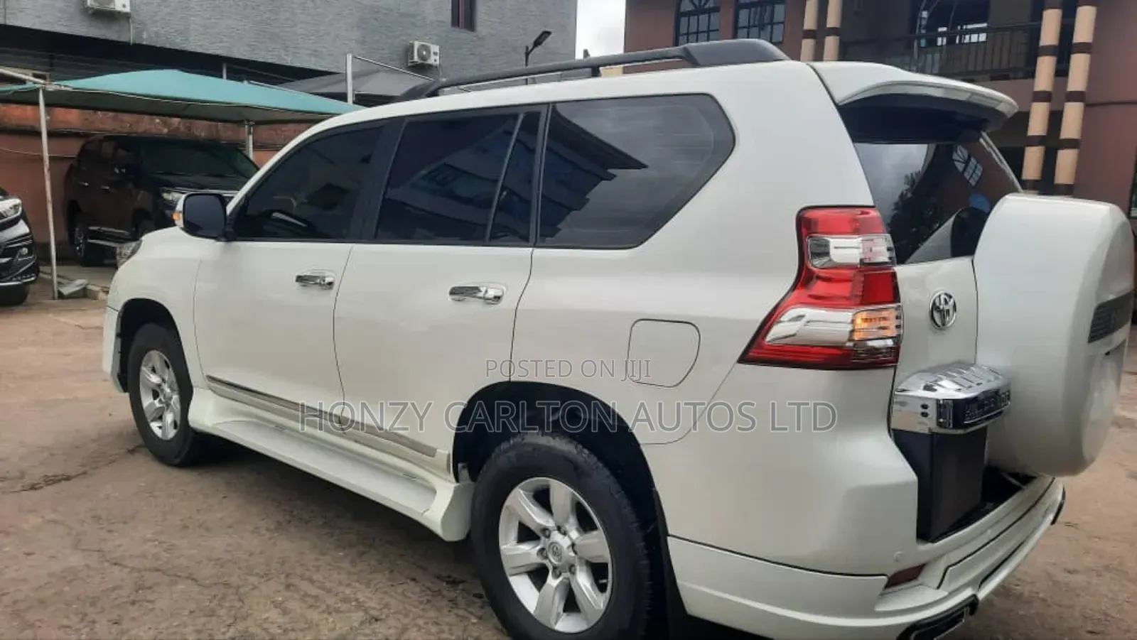 Toyota Land Cruiser Prado 4.0 Petrol GX-L 2016 White