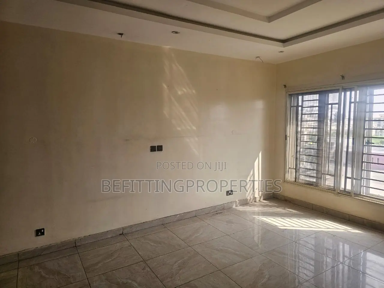 3bdrm Block of Flats in Lekki for sale