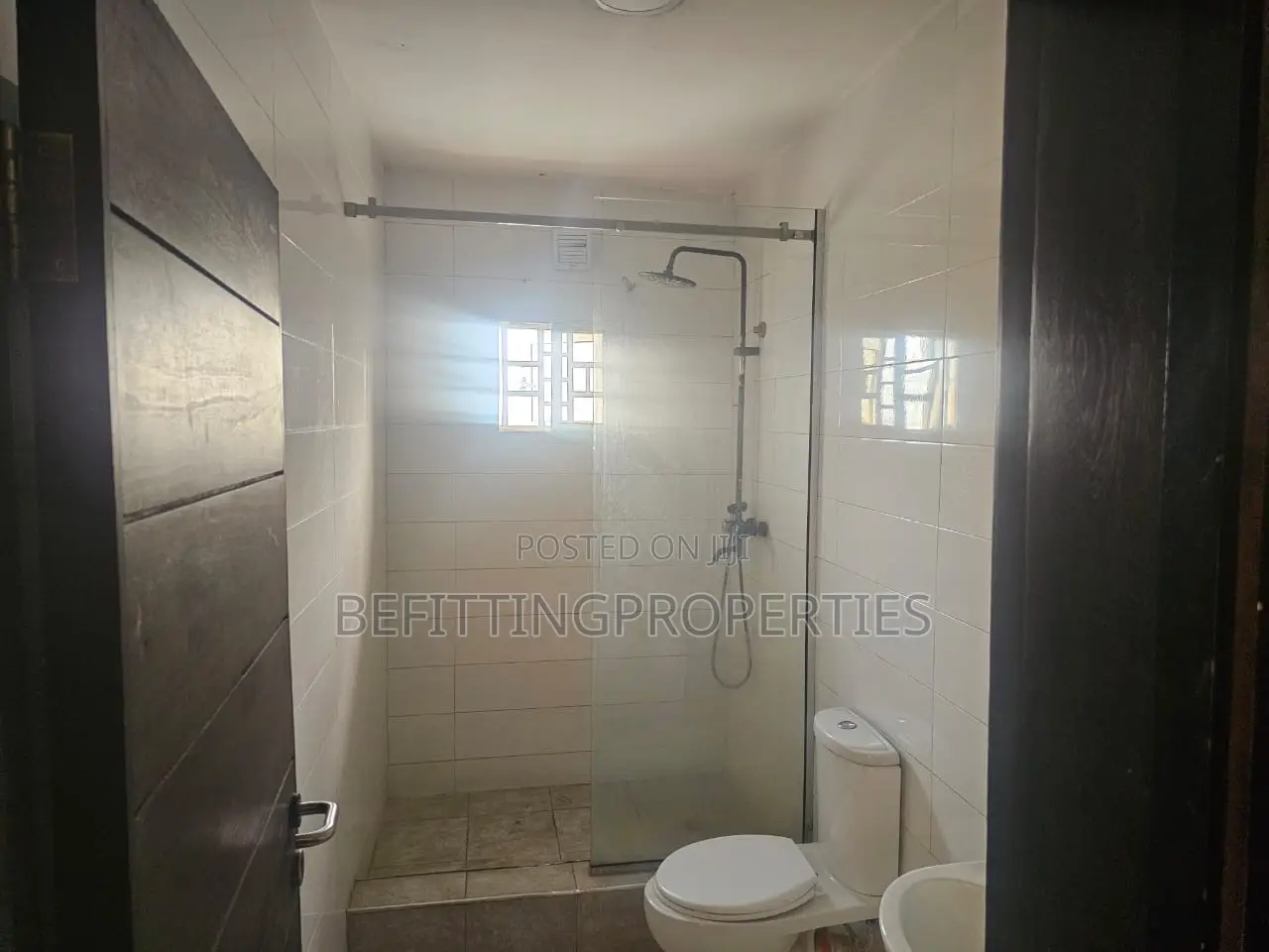 3bdrm Block of Flats in Lekki for sale
