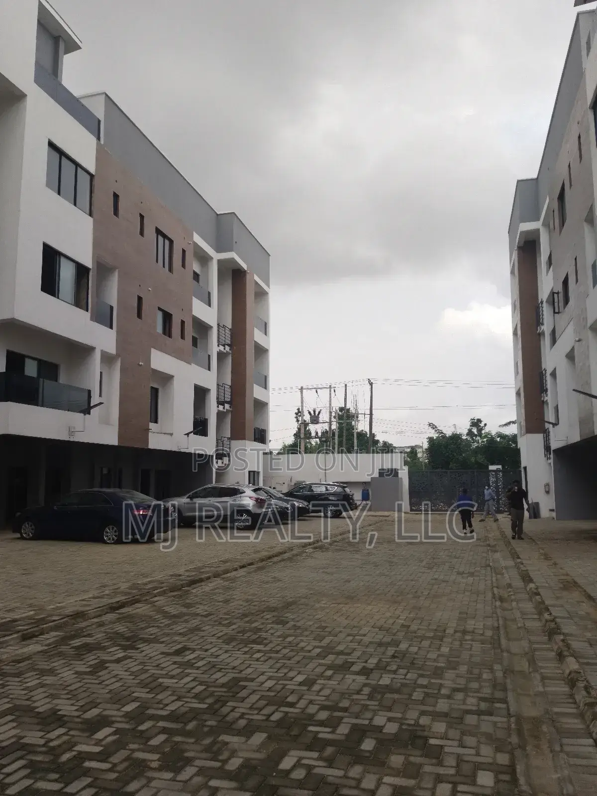 3bdrm Apartment in Ikeja GRA for sale