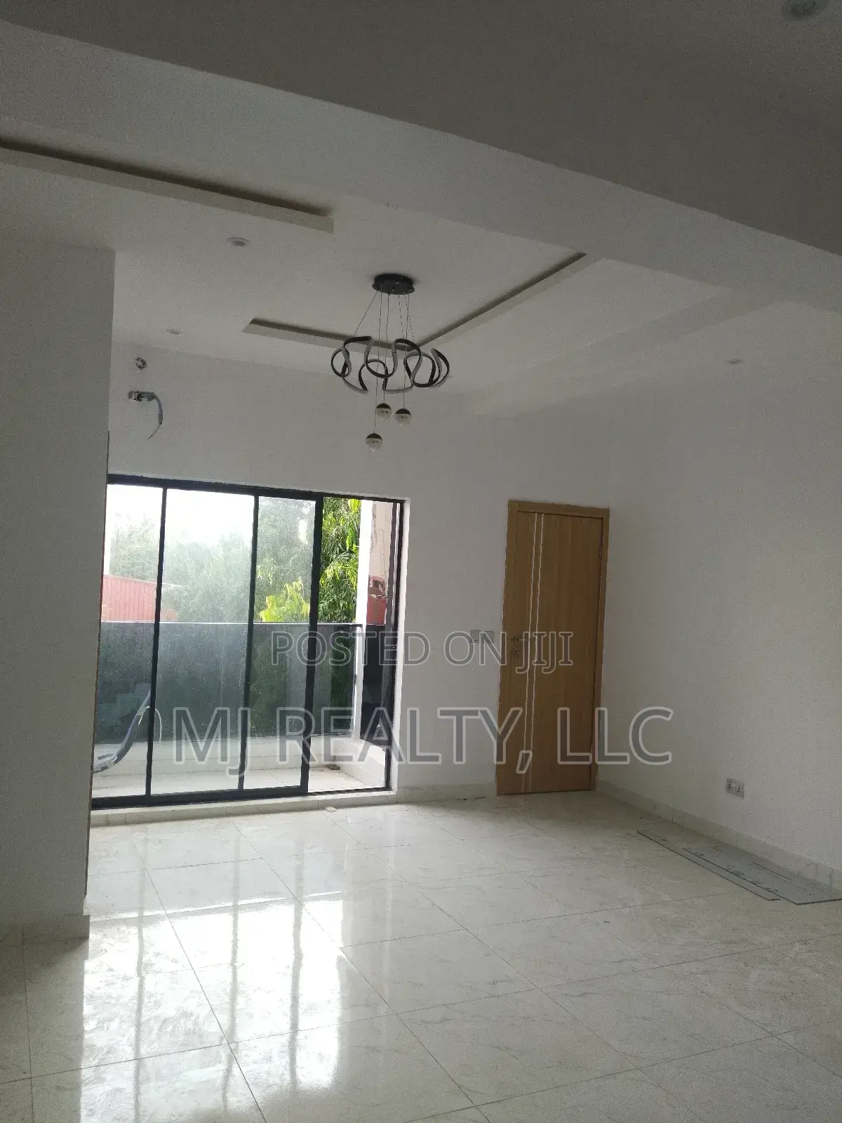 3bdrm Apartment in Ikeja GRA for sale