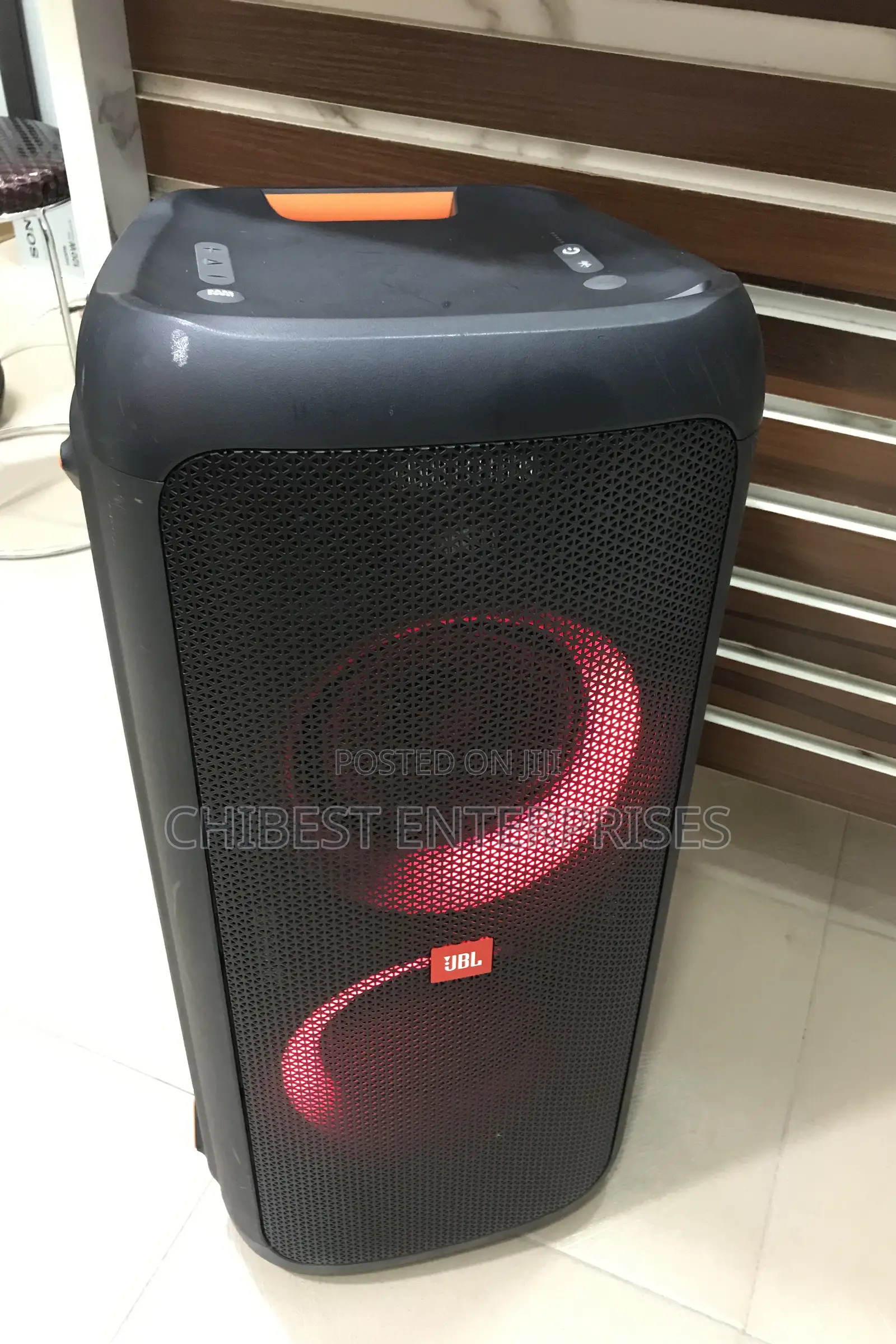 JBL Partybox 300. 240w. 18 Hours Battery Life.Neat in Perfect Conditi
