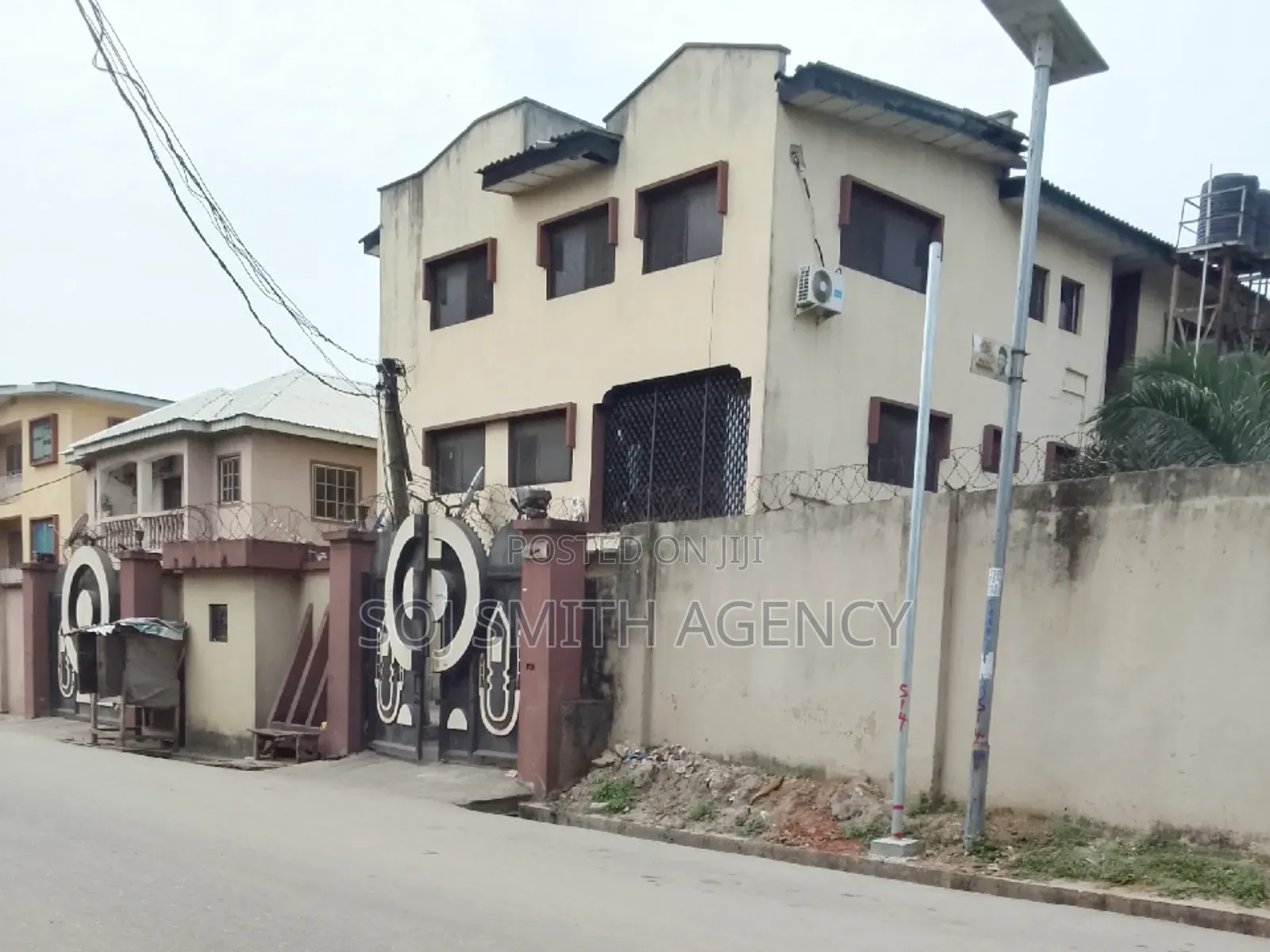 Furnished 3bdrm Block of Flats in Western Avenue for sale
