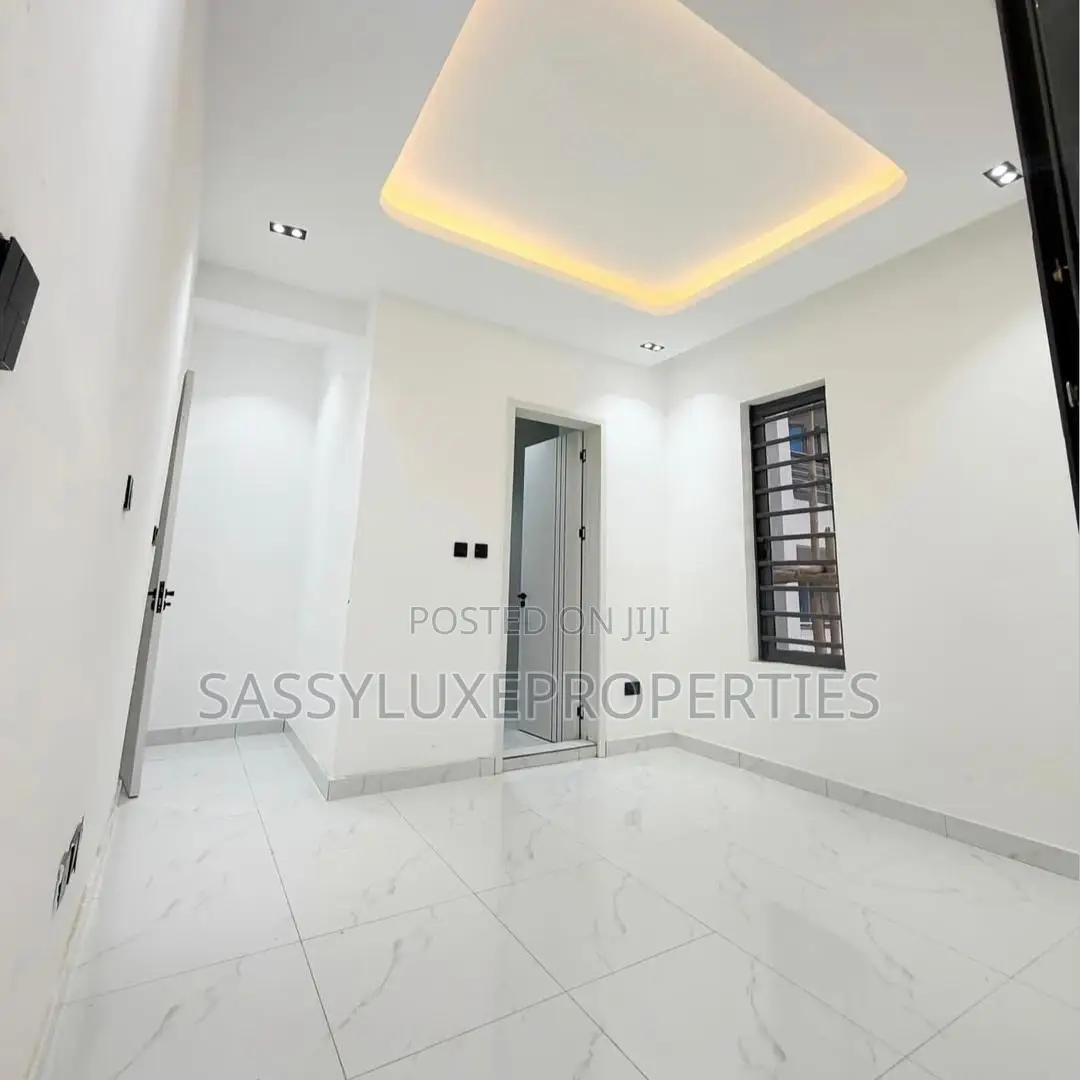 Furnished 2bdrm Apartment in Ikate for sale