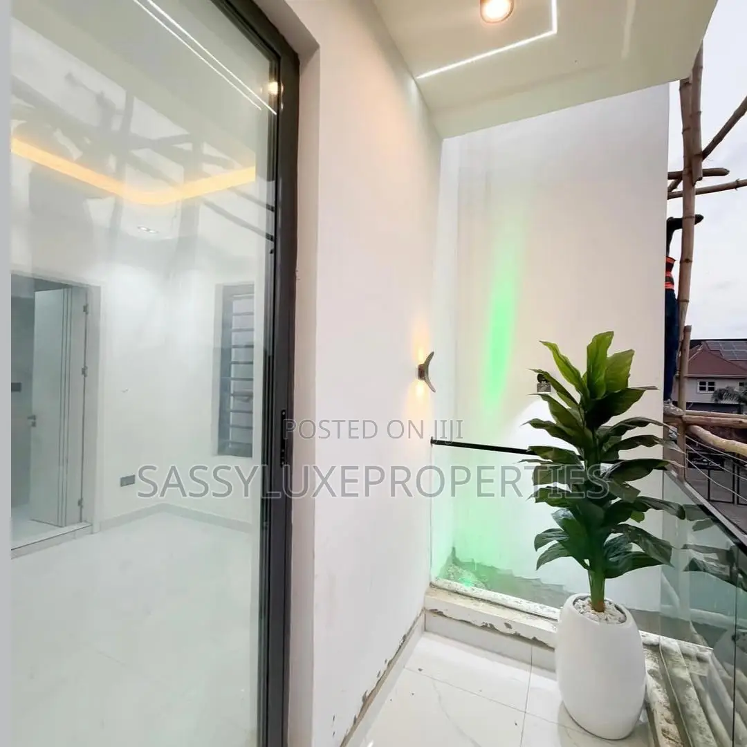 Furnished 2bdrm Apartment in Ikate for sale